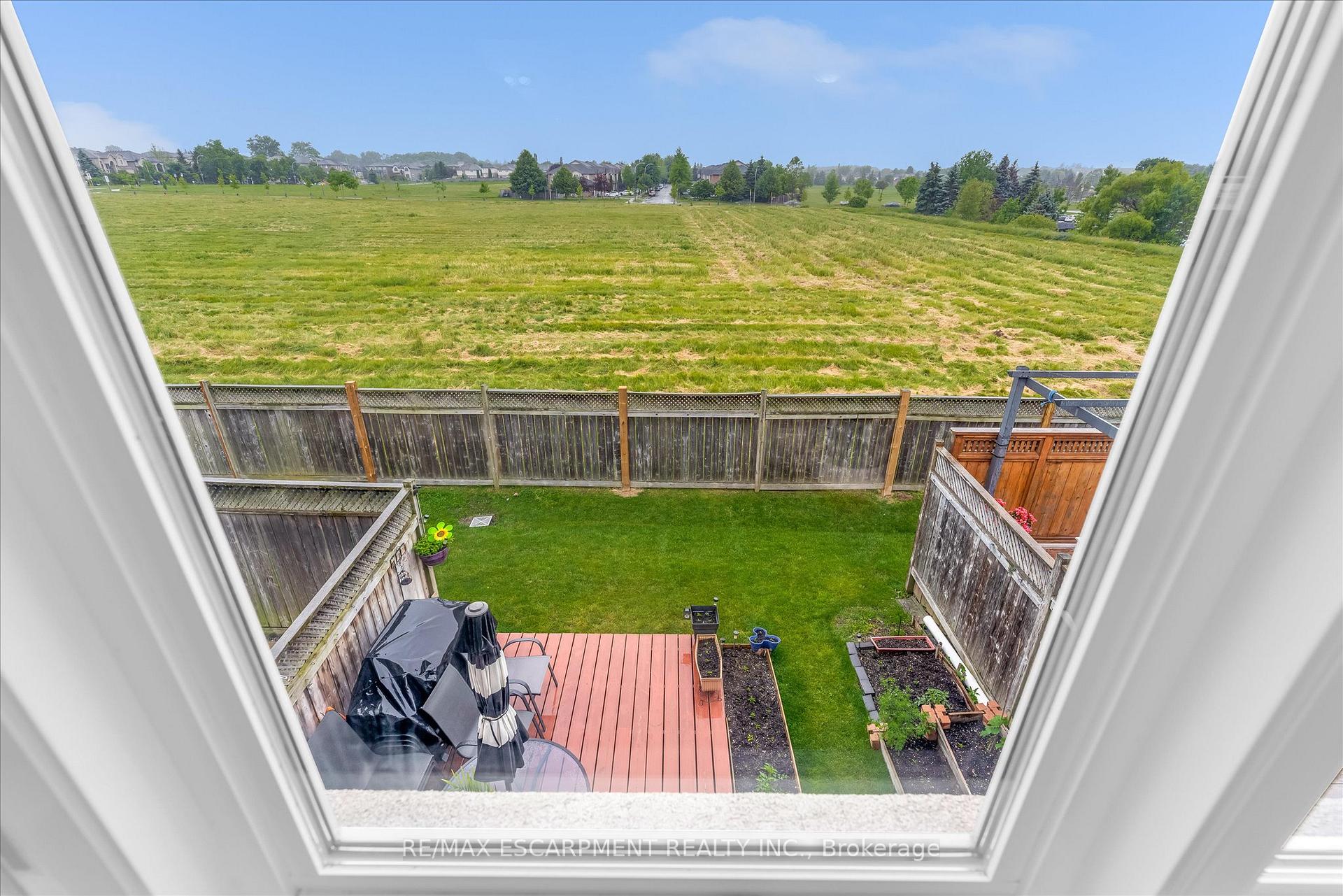 Photo 25 of Unit 13, 370 Stonehenge Drive, Hamilton, Meadowlands — HOMEH