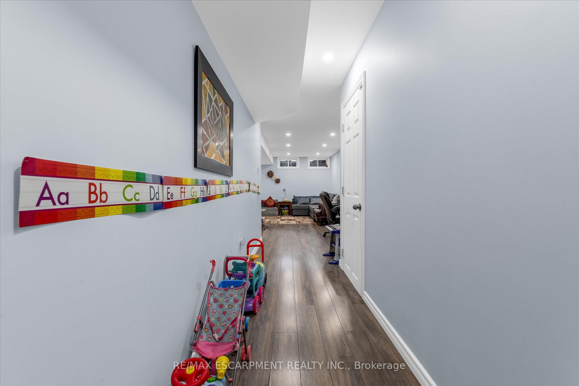 Photo 26 of Unit 13, 370 Stonehenge Drive, Hamilton, Meadowlands — HOMEH