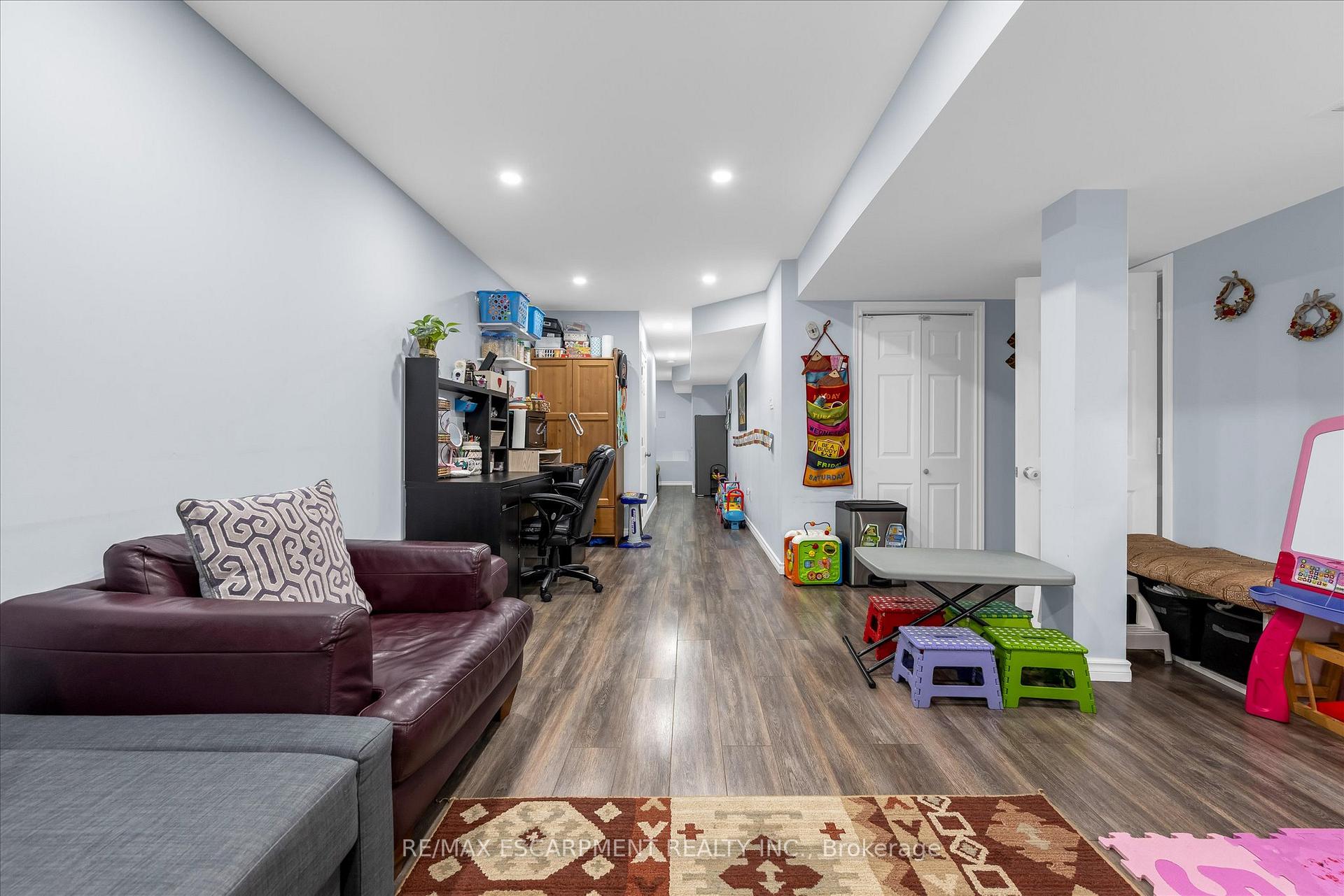 Photo 31 of Unit 13, 370 Stonehenge Drive, Hamilton, Meadowlands — HOMEH