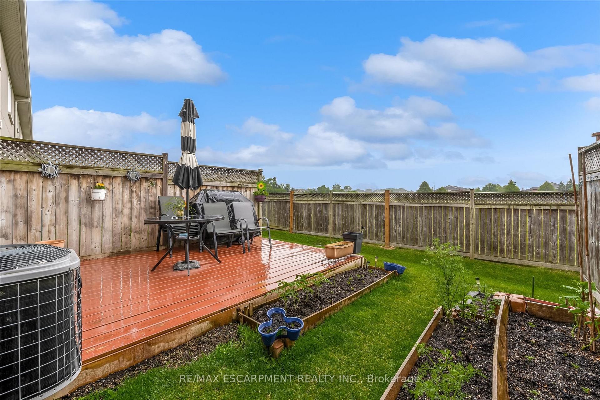 Photo 33 of Unit 13, 370 Stonehenge Drive, Hamilton, Meadowlands — HOMEH