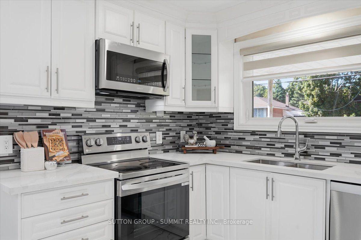 Photo 9 of 73 Thornbeck Drive, Scarborough, Woburn — HOMEH