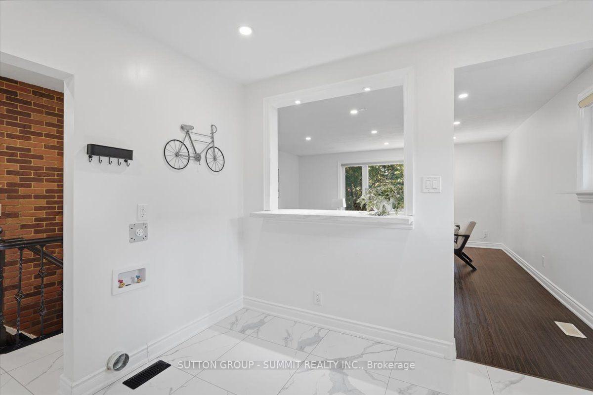 Photo 10 of 73 Thornbeck Drive, Scarborough, Woburn — HOMEH