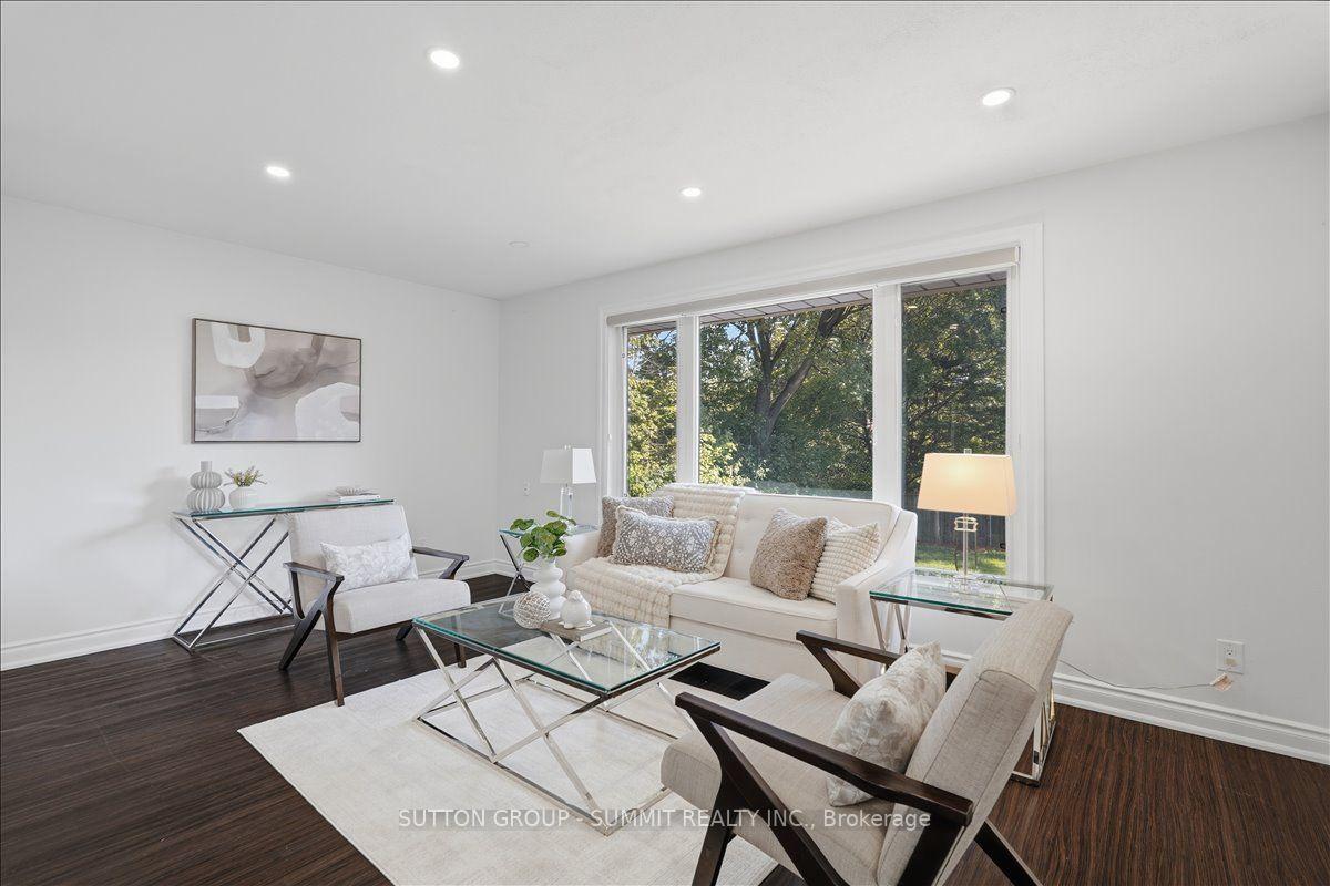 Photo 12 of 73 Thornbeck Drive, Scarborough, Woburn — HOMEH