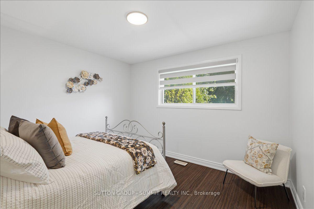 Photo 16 of 73 Thornbeck Drive, Scarborough, Woburn — HOMEH