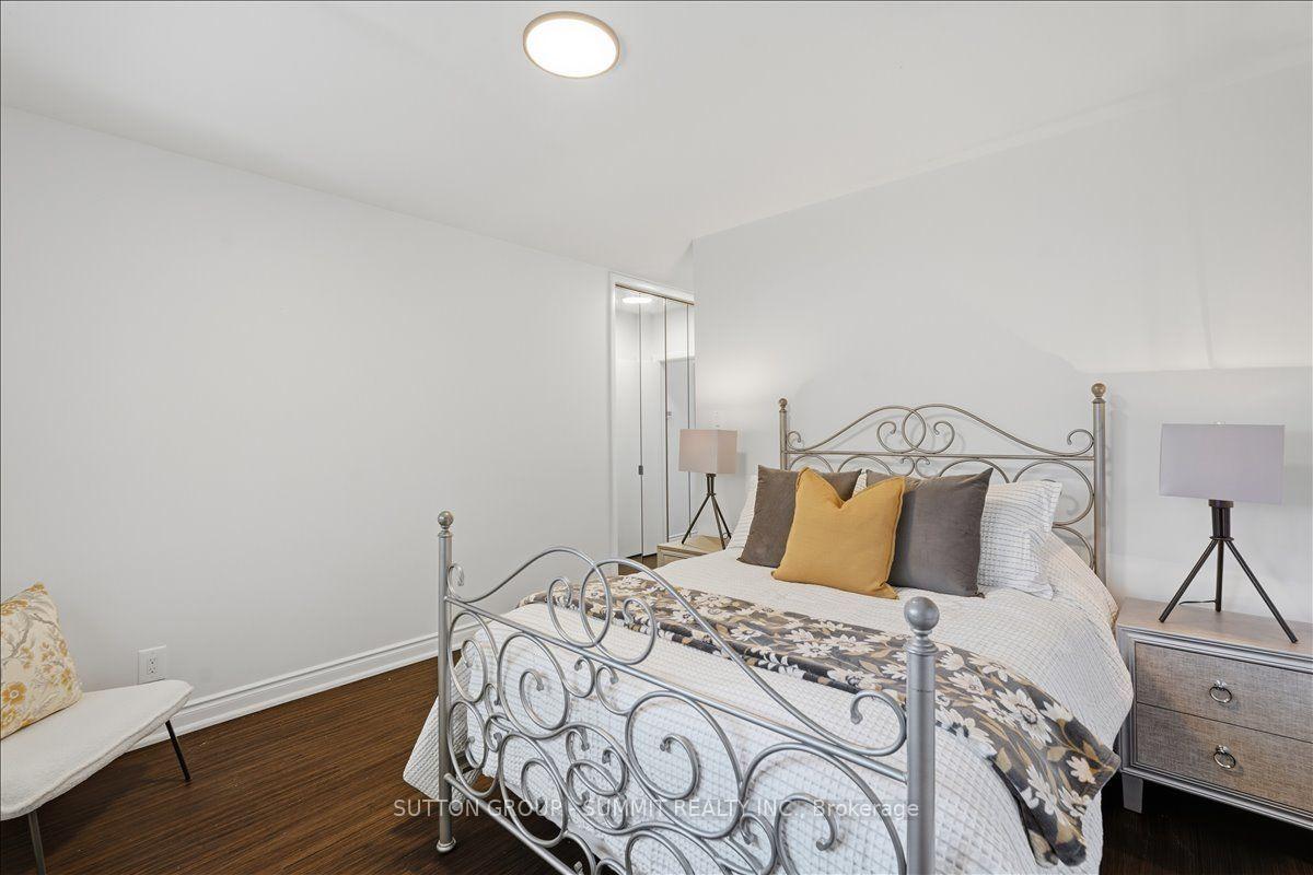 Photo 17 of 73 Thornbeck Drive, Scarborough, Woburn — HOMEH