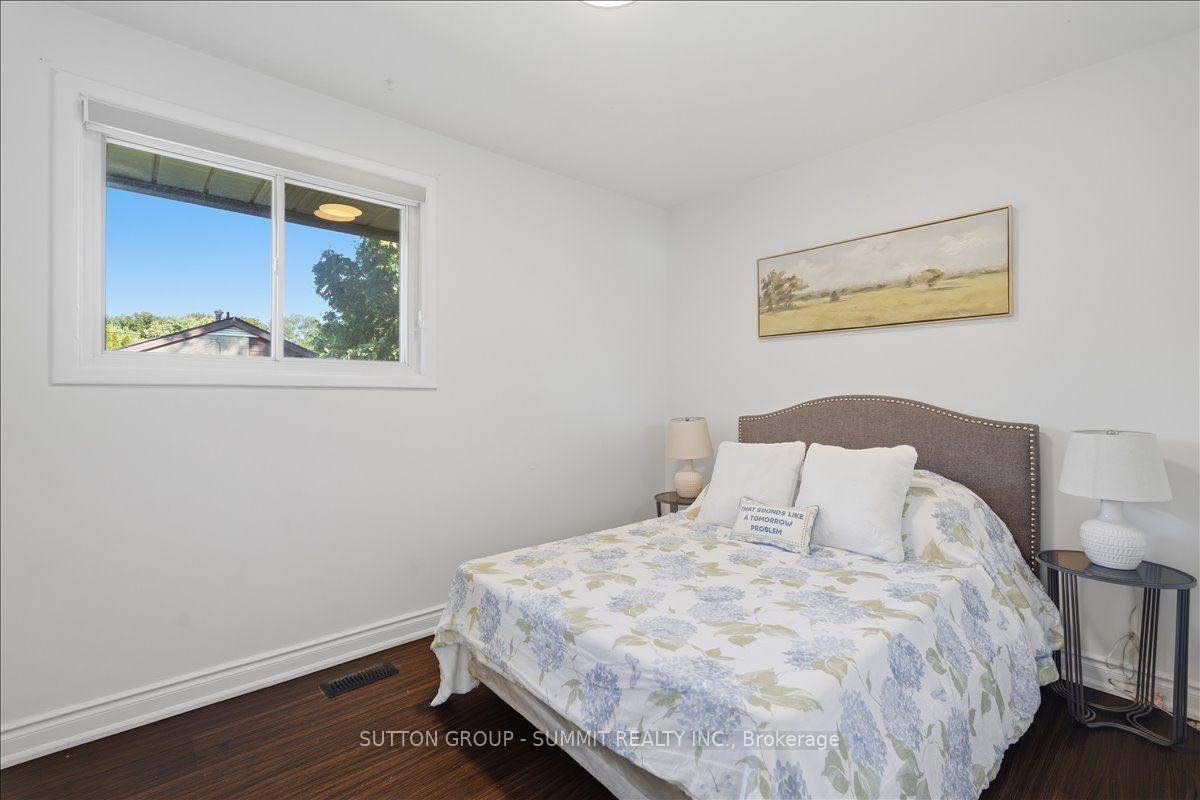 Photo 18 of 73 Thornbeck Drive, Scarborough, Woburn — HOMEH