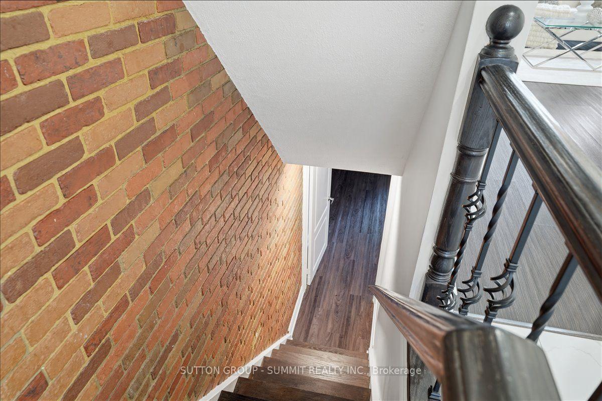 Photo 21 of 73 Thornbeck Drive, Scarborough, Woburn — HOMEH