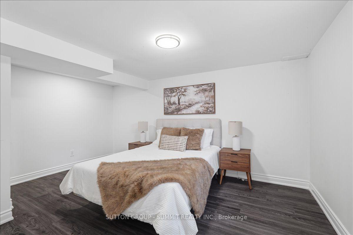 Photo 25 of 73 Thornbeck Drive, Scarborough, Woburn — HOMEH