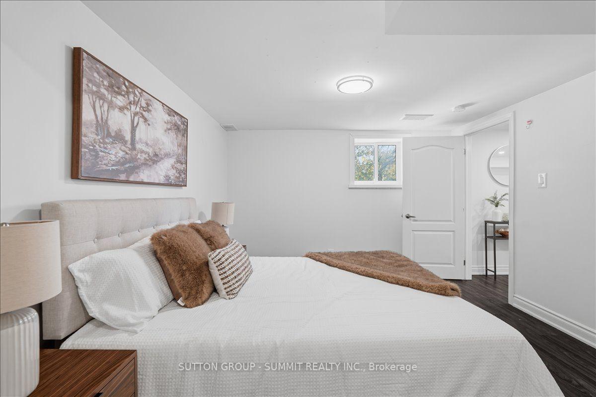 Photo 26 of 73 Thornbeck Drive, Scarborough, Woburn — HOMEH