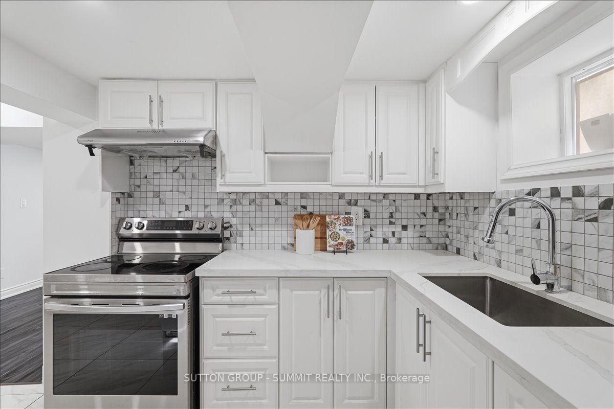 Photo 29 of 73 Thornbeck Drive, Scarborough, Woburn — HOMEH