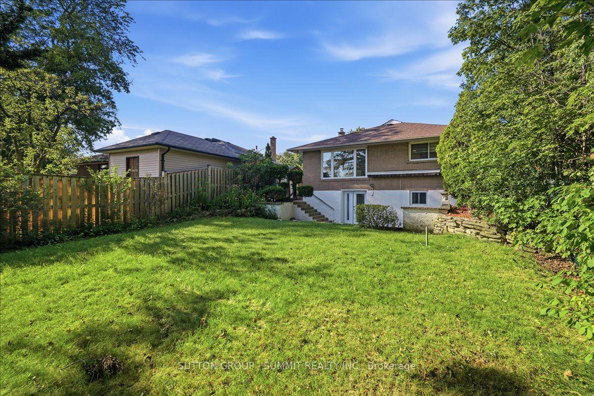 Photo 39 of 73 Thornbeck Drive, Scarborough, Woburn — HOMEH