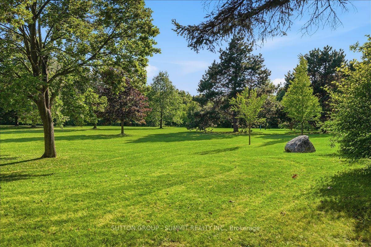 Photo 41 of 73 Thornbeck Drive, Scarborough, Woburn — HOMEH