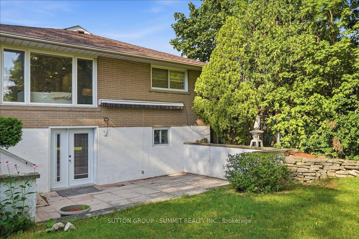 Photo 42 of 73 Thornbeck Drive, Scarborough, Woburn — HOMEH