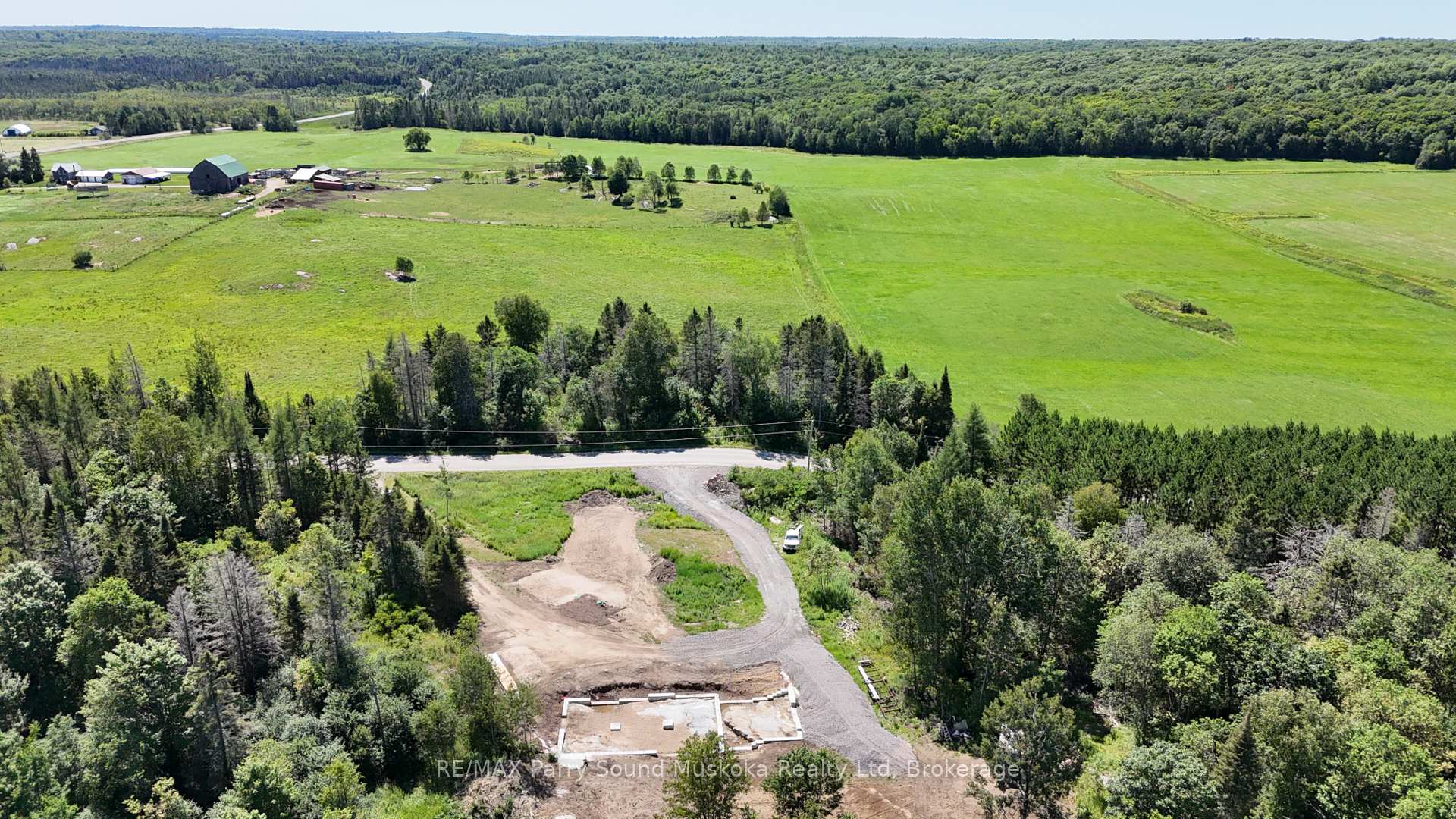 Photo 15 of 69 Miller Road, Magnetawan — HOMEH