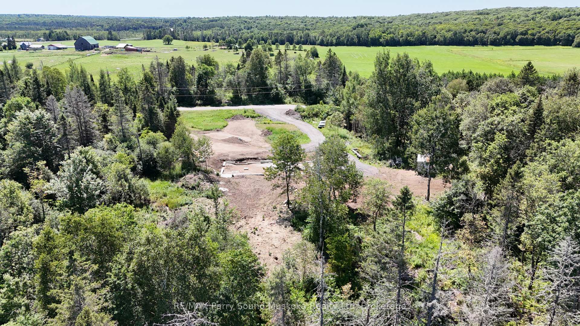 Photo 16 of 69 Miller Road, Magnetawan — HOMEH