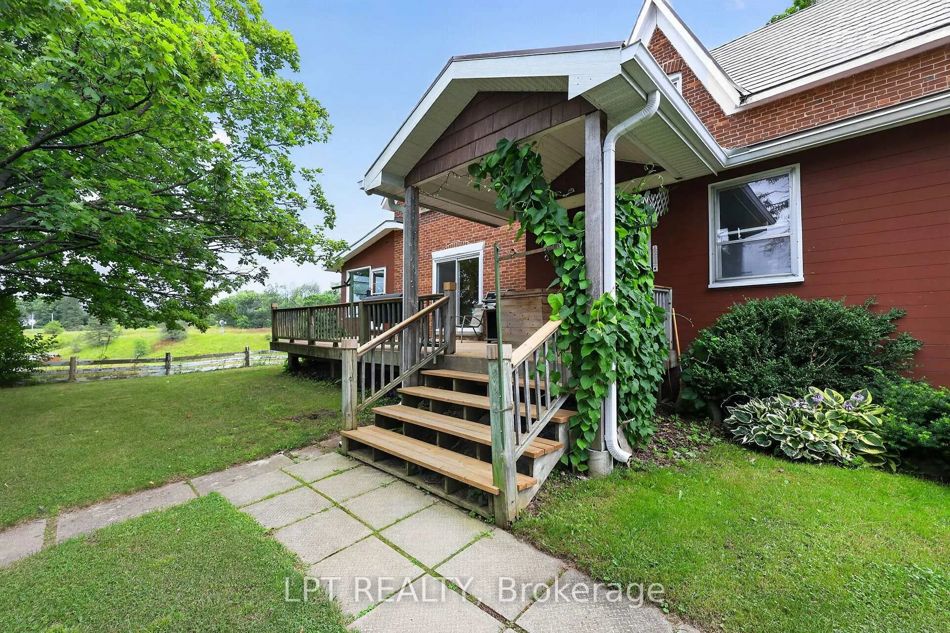 Photo 3 of 416476 10TH Line S, Blue Mountains — HOMEH