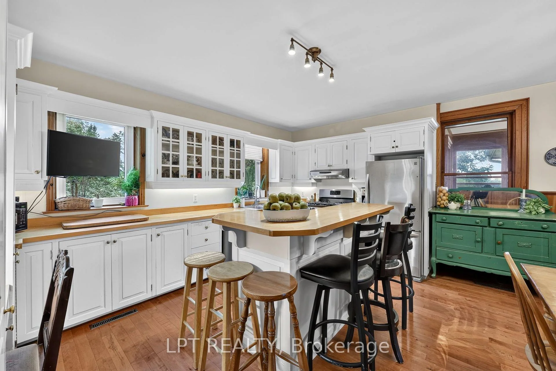 Photo 10 of 416476 10TH Line S, Blue Mountains — HOMEH