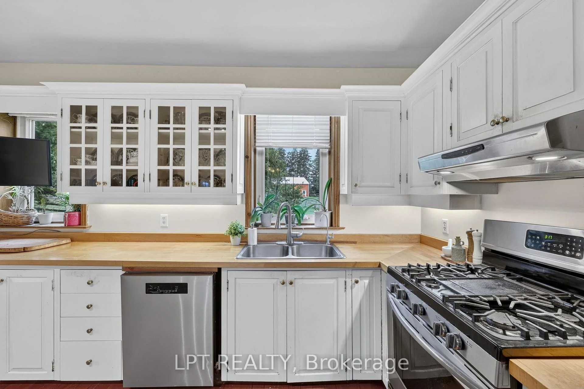Photo 16 of 416476 10TH Line S, Blue Mountains — HOMEH