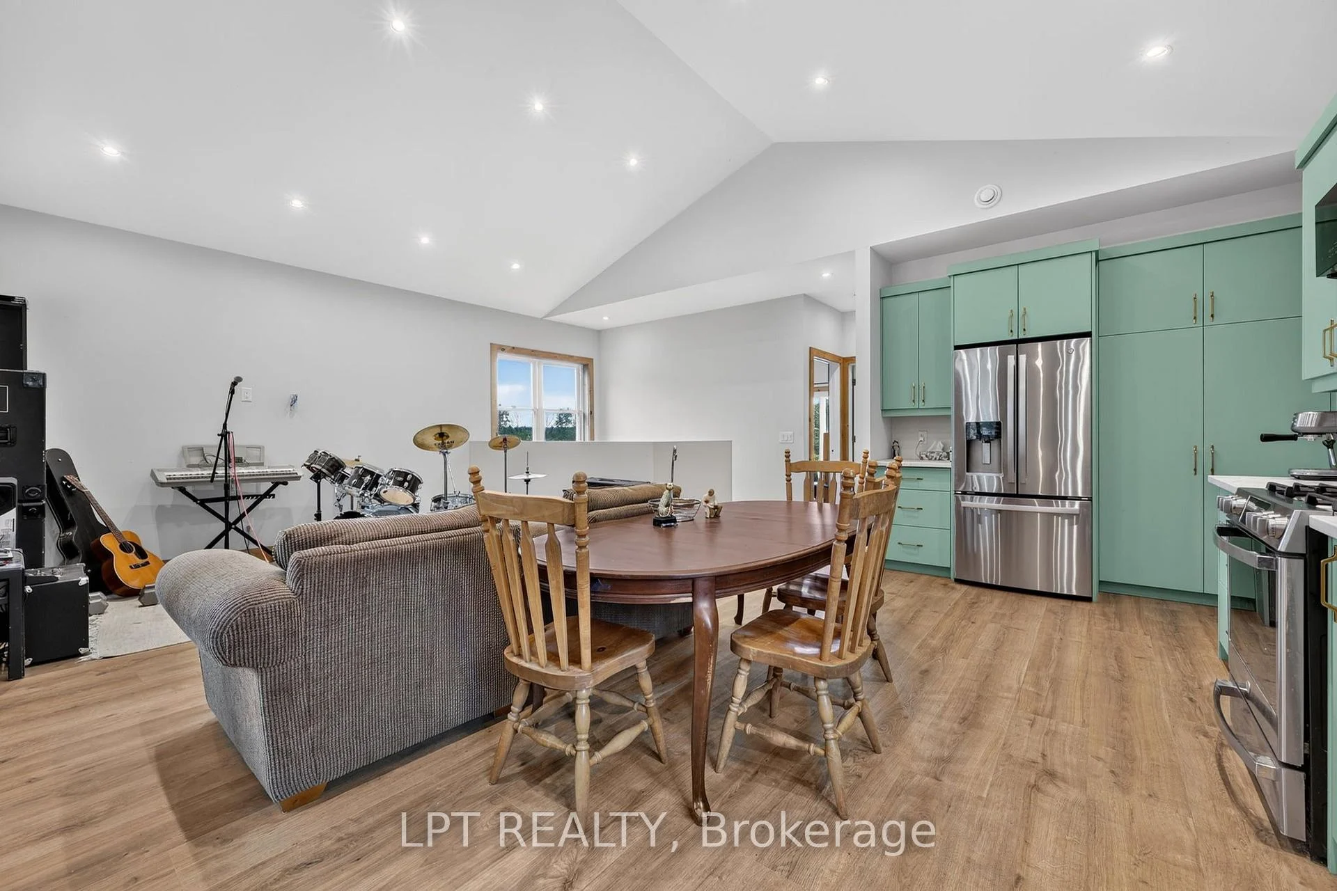 Photo 52 of 416476 10TH Line S, Blue Mountains — HOMEH