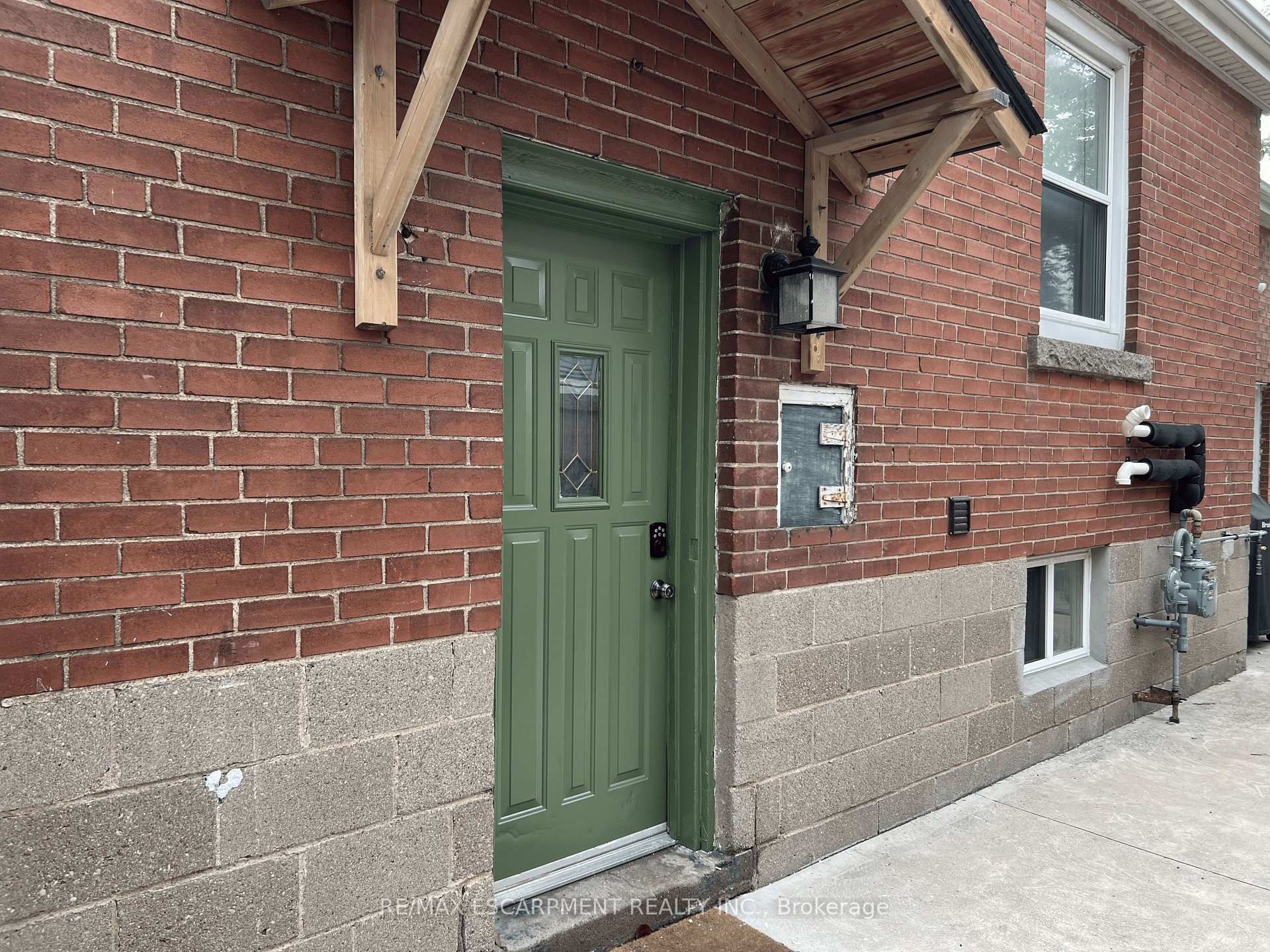 Photo 1 of Unit LOWER, 4 Sunning Hill Avenue, Hamilton, Sunninghill — HOMEH