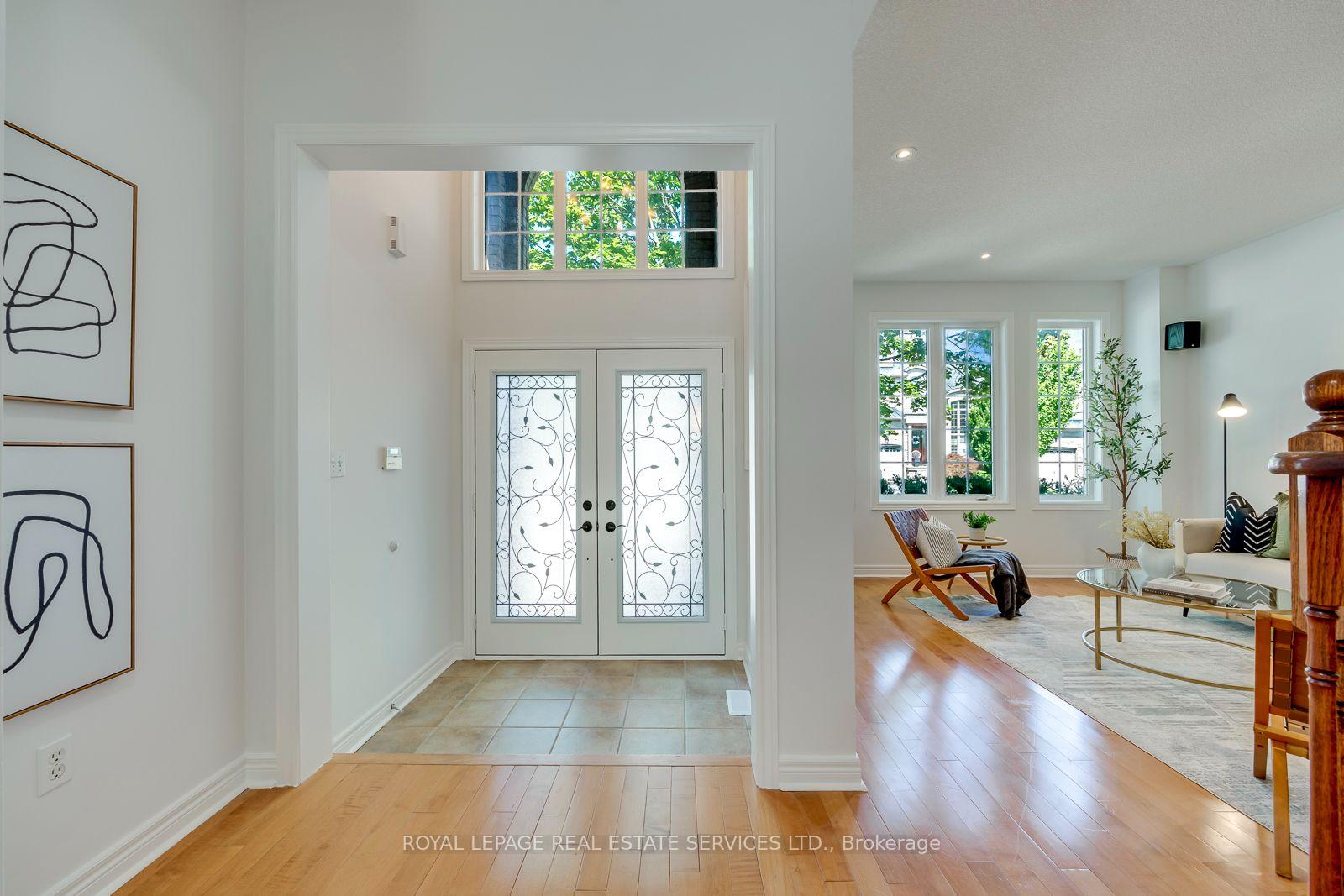 Photo 4 of 2116 Blackforest Crescent, Oakville, Westmount — HOMEH