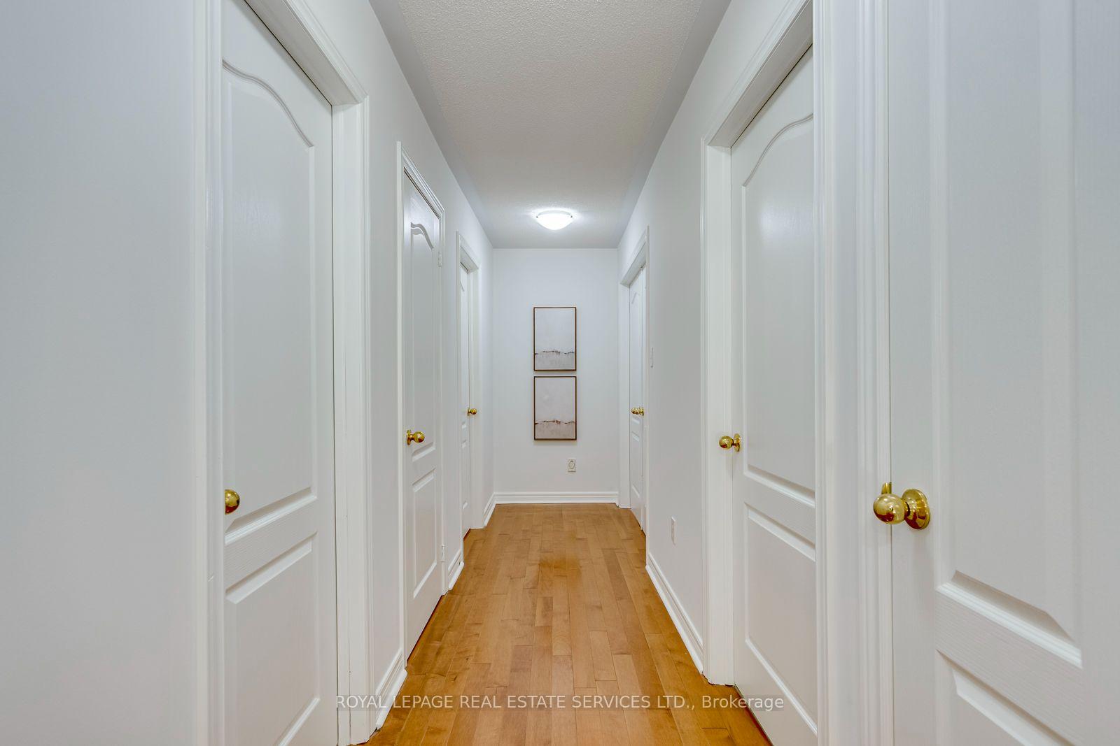 Photo 24 of 2116 Blackforest Crescent, Oakville, Westmount — HOMEH