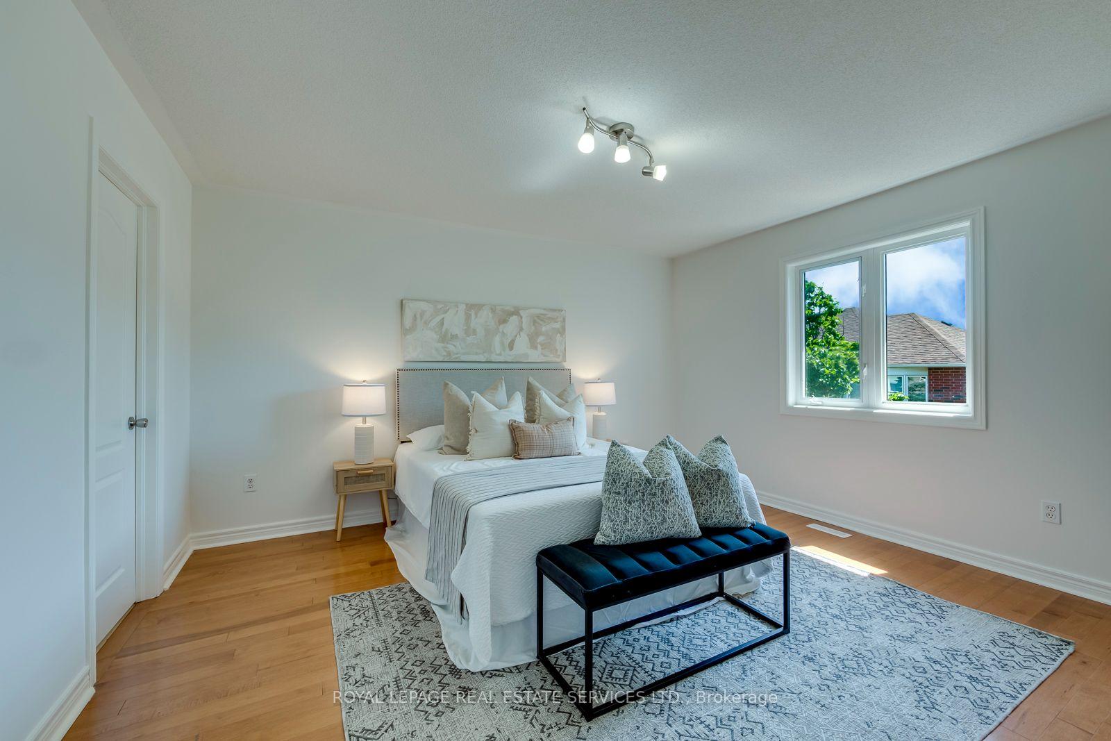 Photo 30 of 2116 Blackforest Crescent, Oakville, Westmount — HOMEH