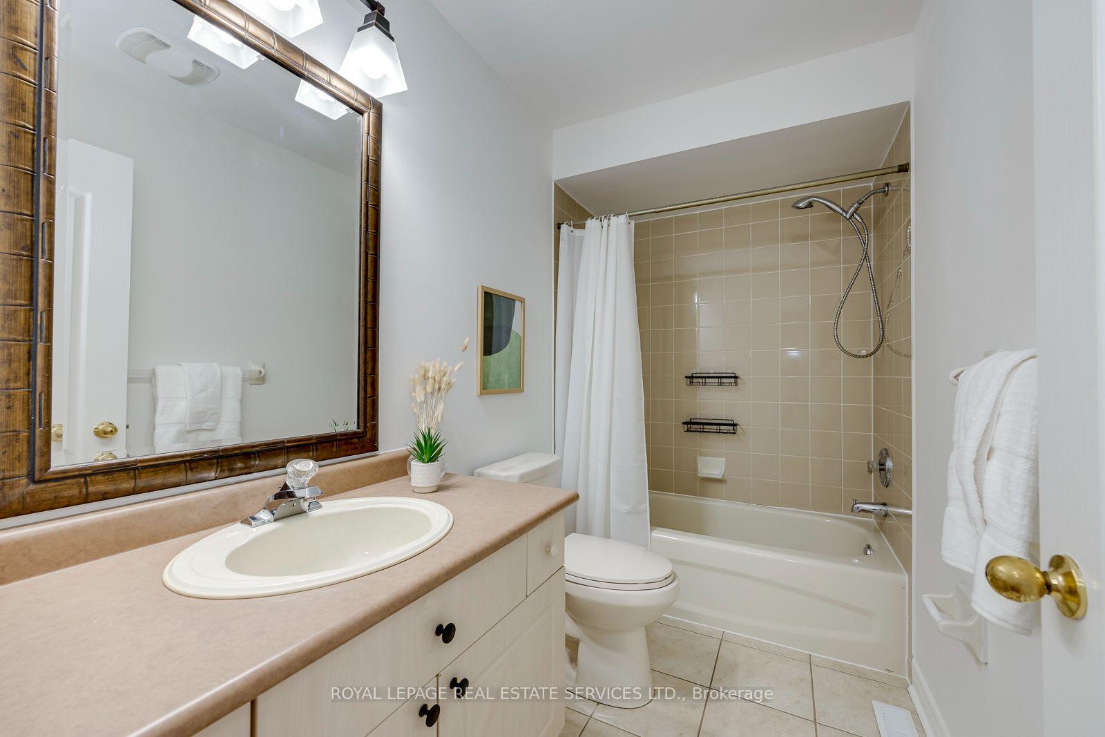 Photo 35 of 2116 Blackforest Crescent, Oakville, Westmount — HOMEH