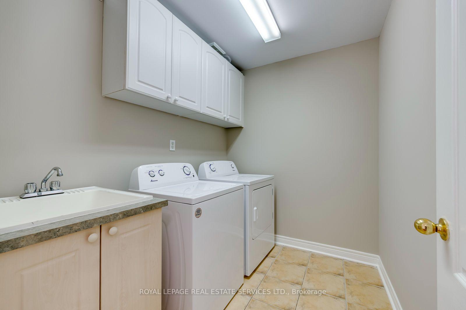 Photo 36 of 2116 Blackforest Crescent, Oakville, Westmount — HOMEH