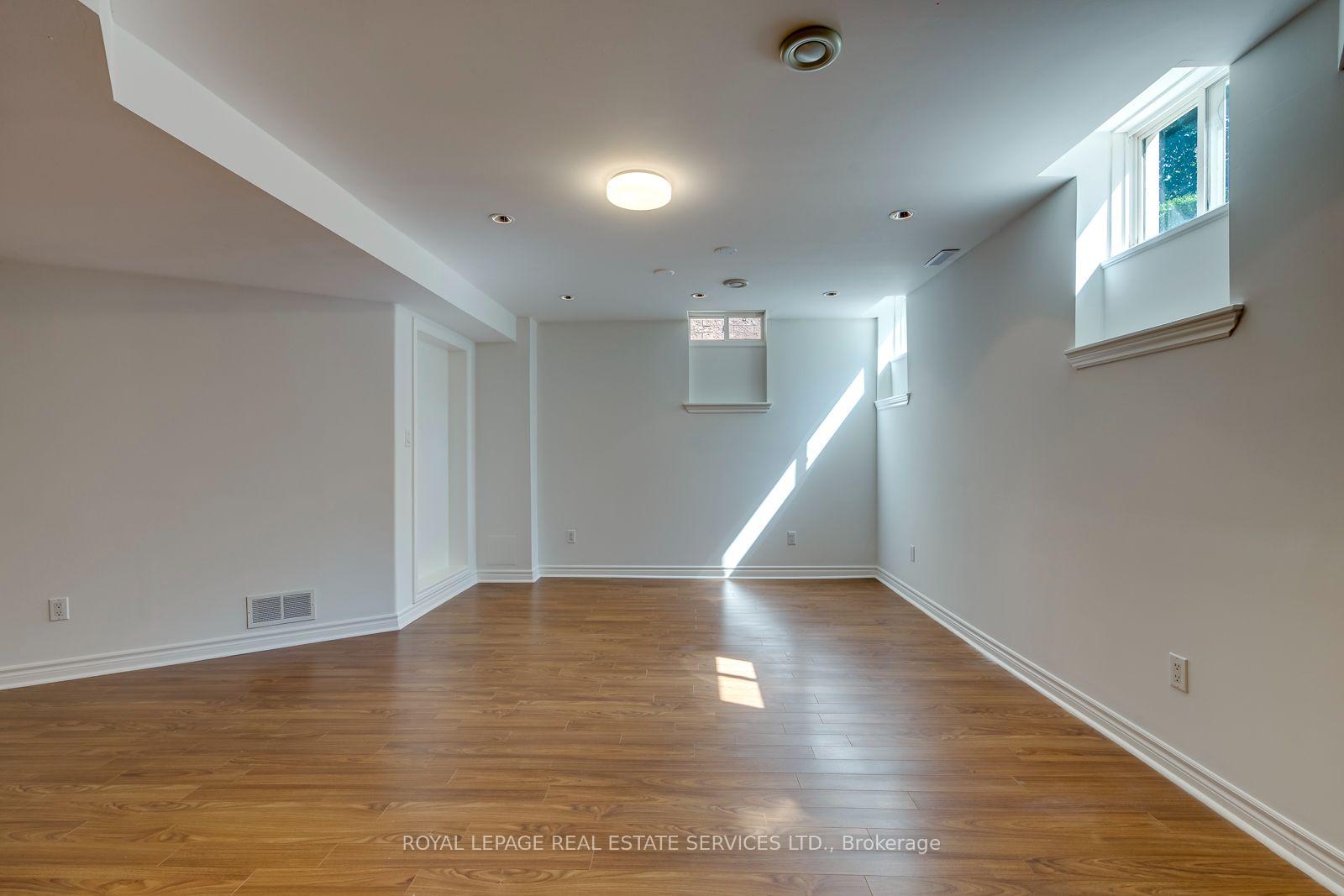 Photo 40 of 2116 Blackforest Crescent, Oakville, Westmount — HOMEH