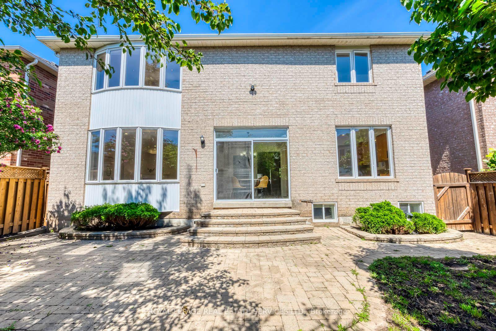 Photo 48 of 2116 Blackforest Crescent, Oakville, Westmount — HOMEH