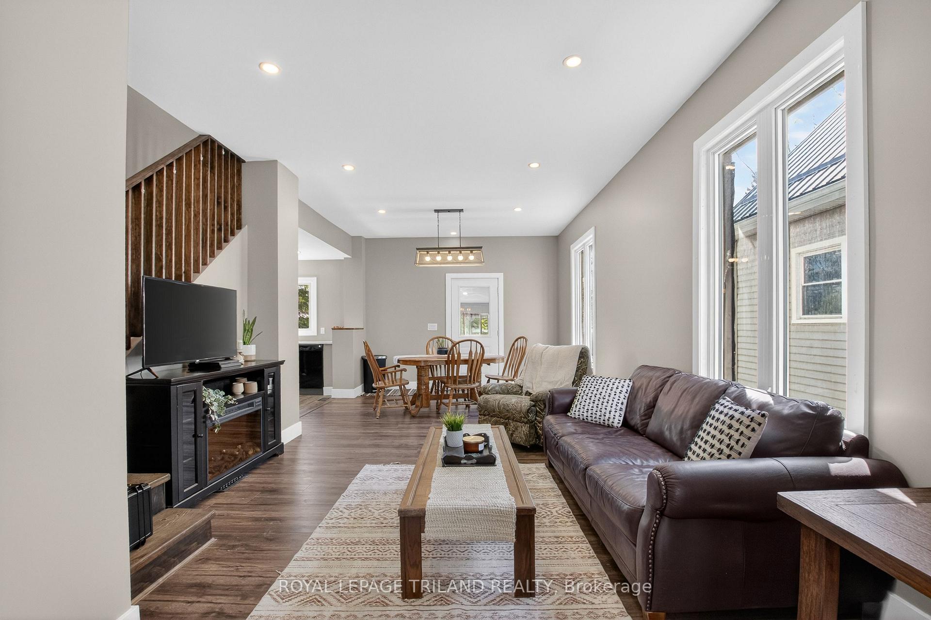 Photo 6 of 73 Hughes Street, St. Thomas — HOMEH
