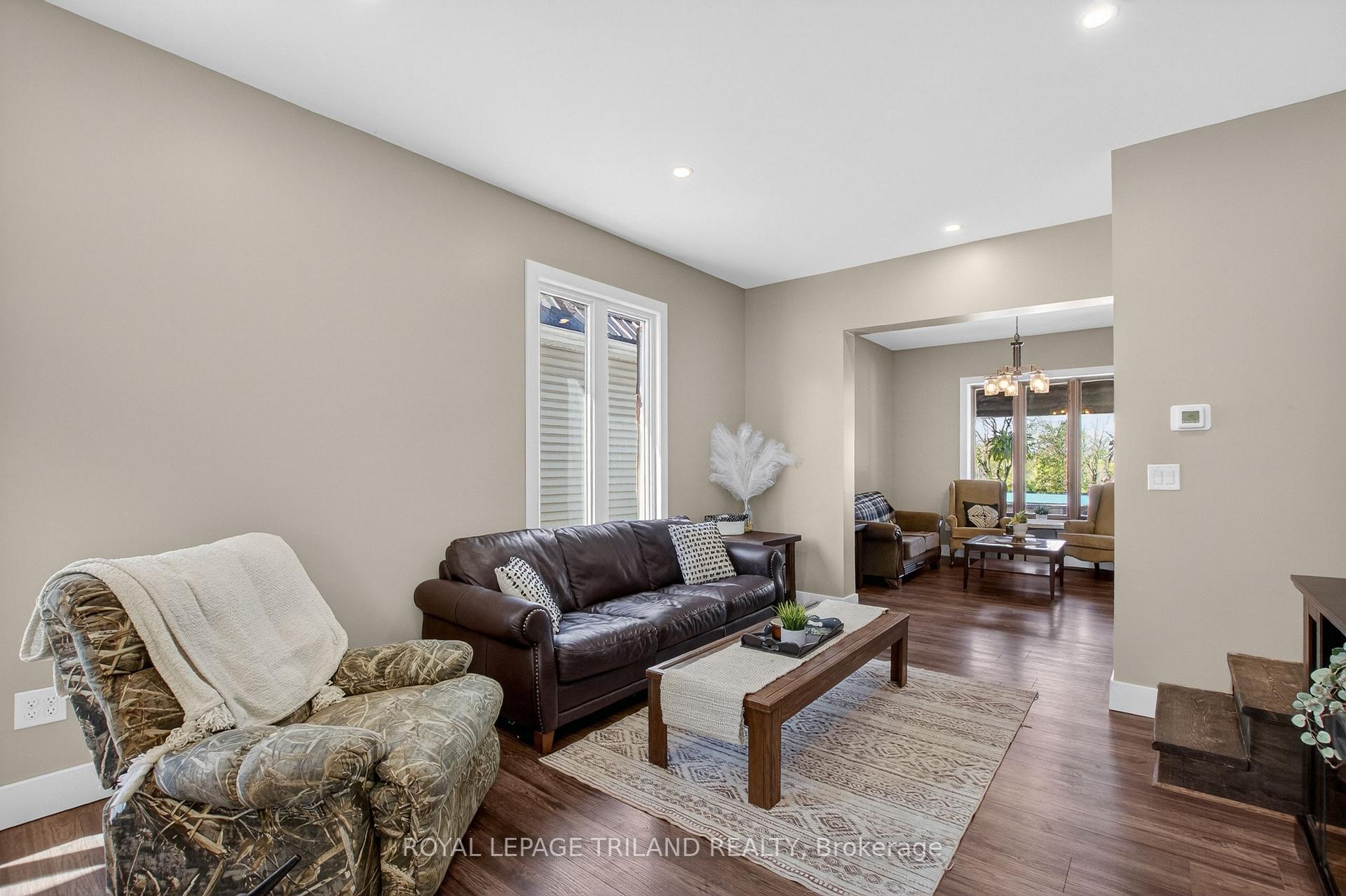 Photo 10 of 73 Hughes Street, St. Thomas — HOMEH