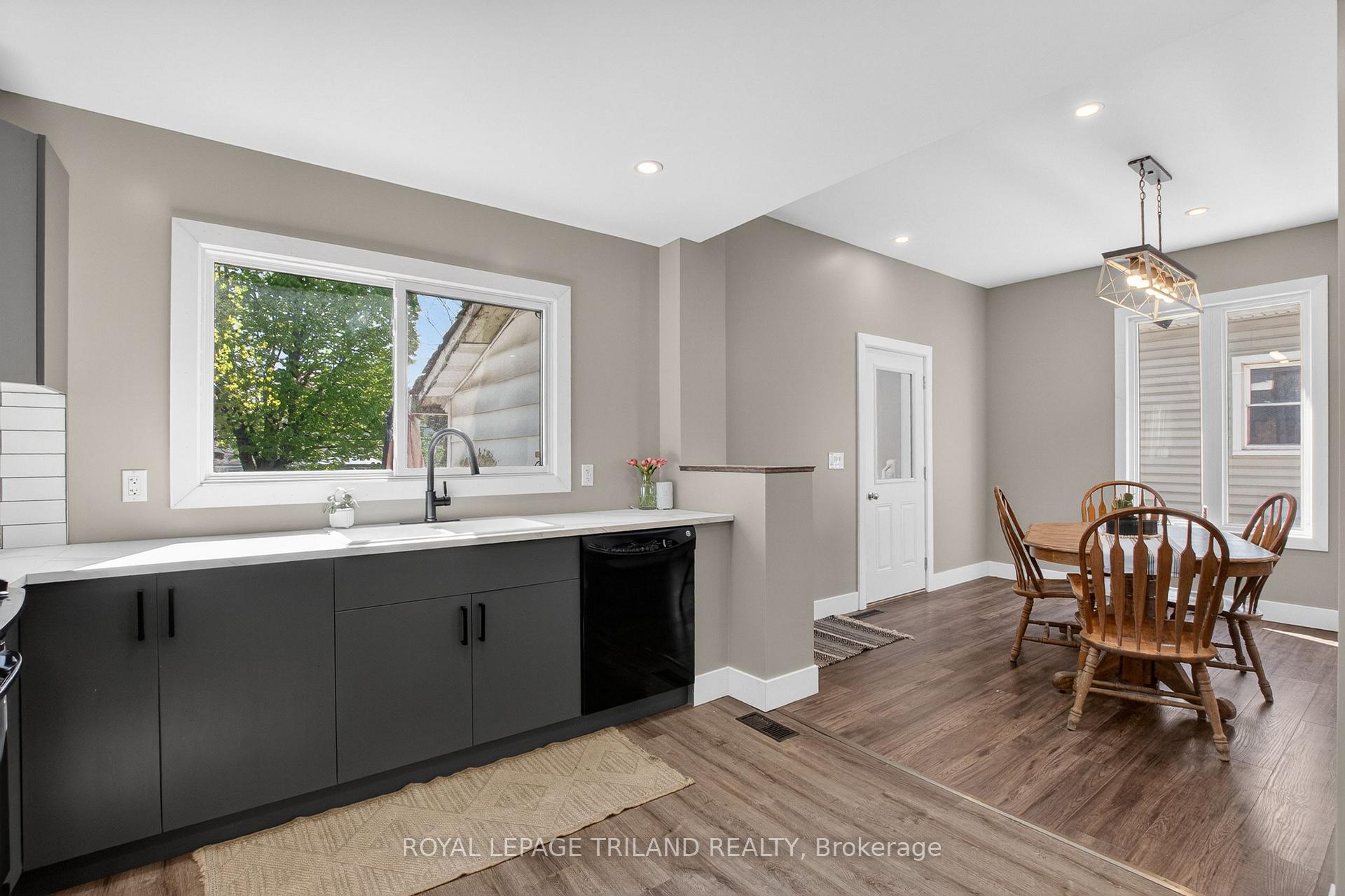 Photo 15 of 73 Hughes Street, St. Thomas — HOMEH