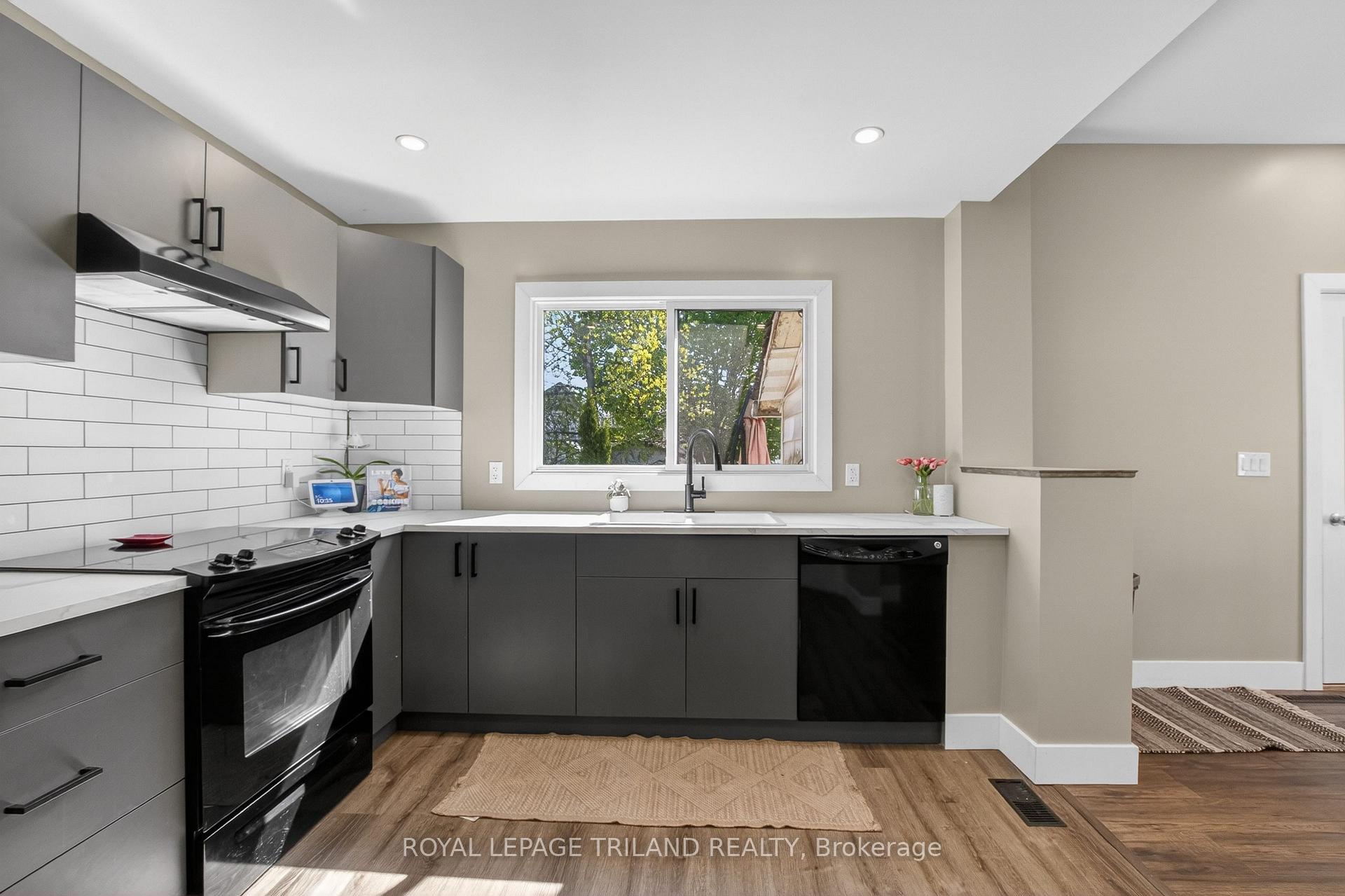 Photo 16 of 73 Hughes Street, St. Thomas — HOMEH