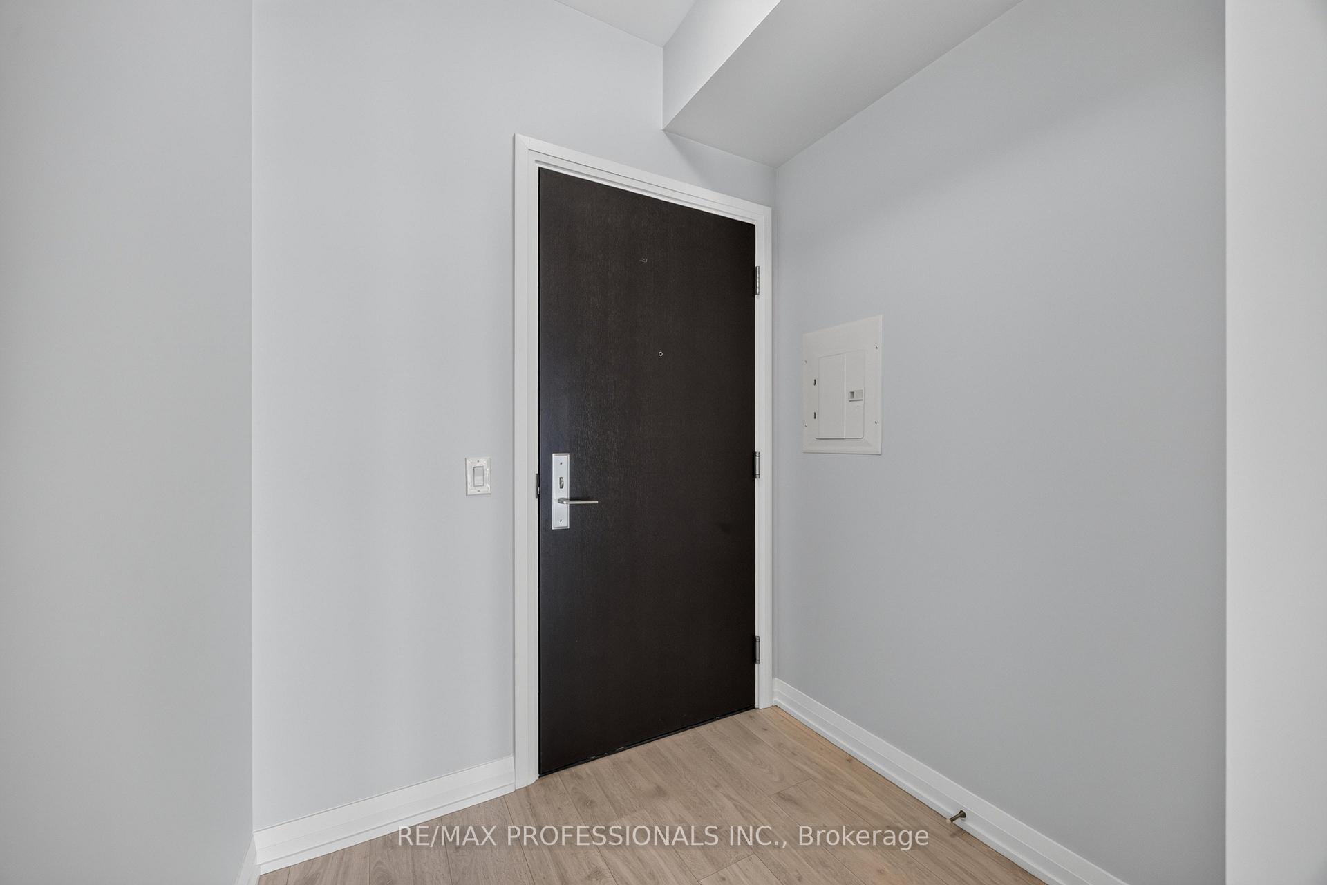 Photo 5 of Unit 522, 9000 Jane Street, Vaughan, Concord — HOMEH