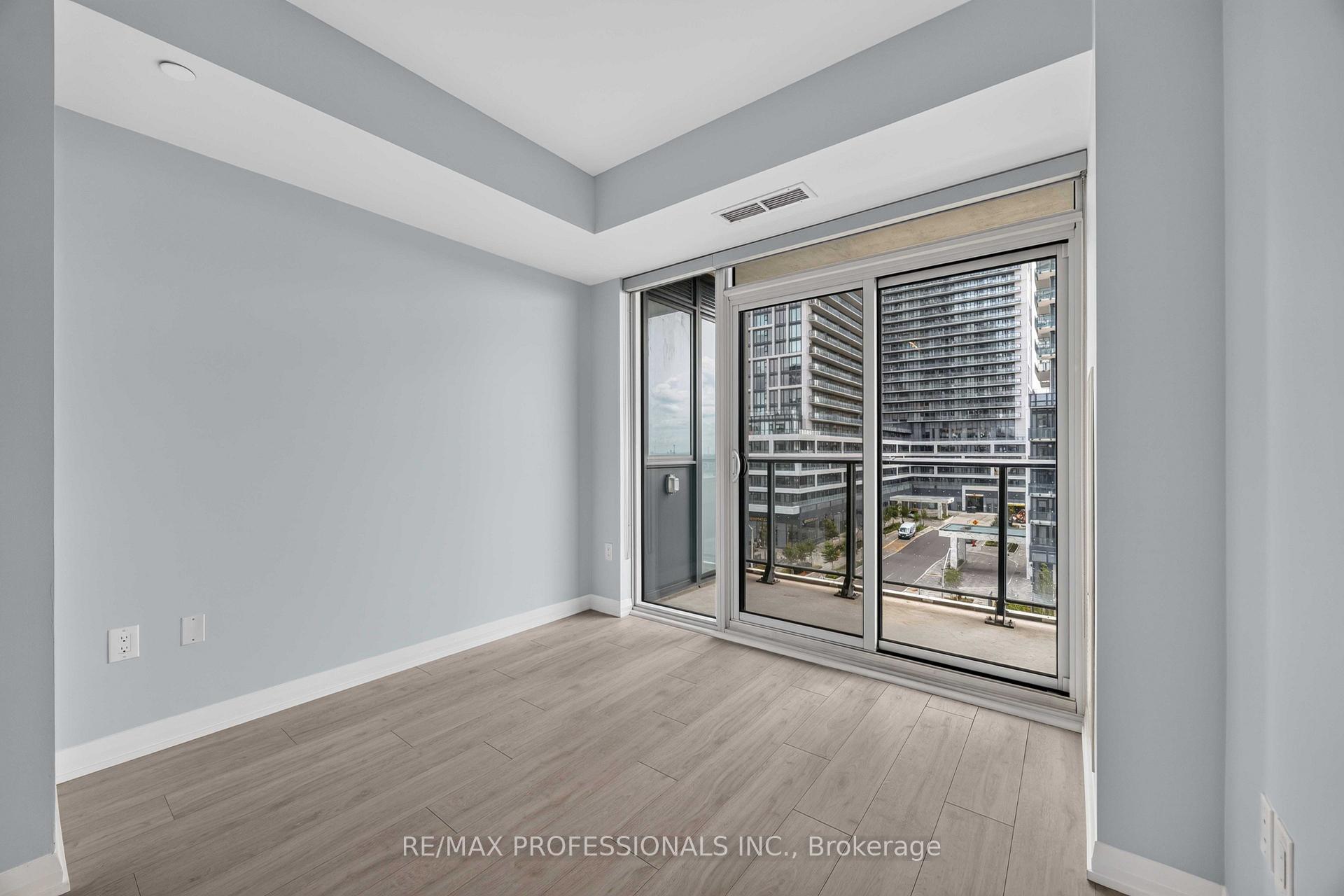 Photo 6 of Unit 522, 9000 Jane Street, Vaughan, Concord — HOMEH