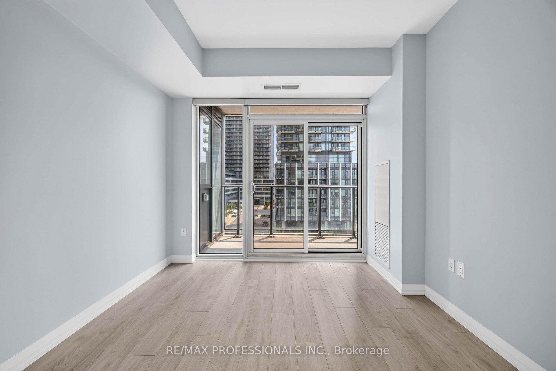 Photo 9 of Unit 522, 9000 Jane Street, Vaughan, Concord — HOMEH