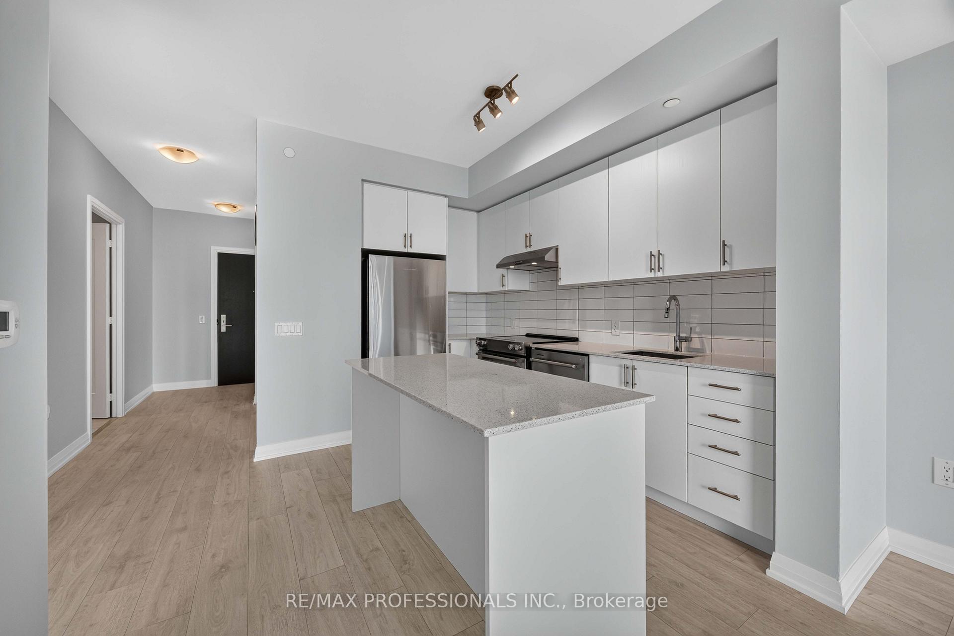Photo 12 of Unit 522, 9000 Jane Street, Vaughan, Concord — HOMEH