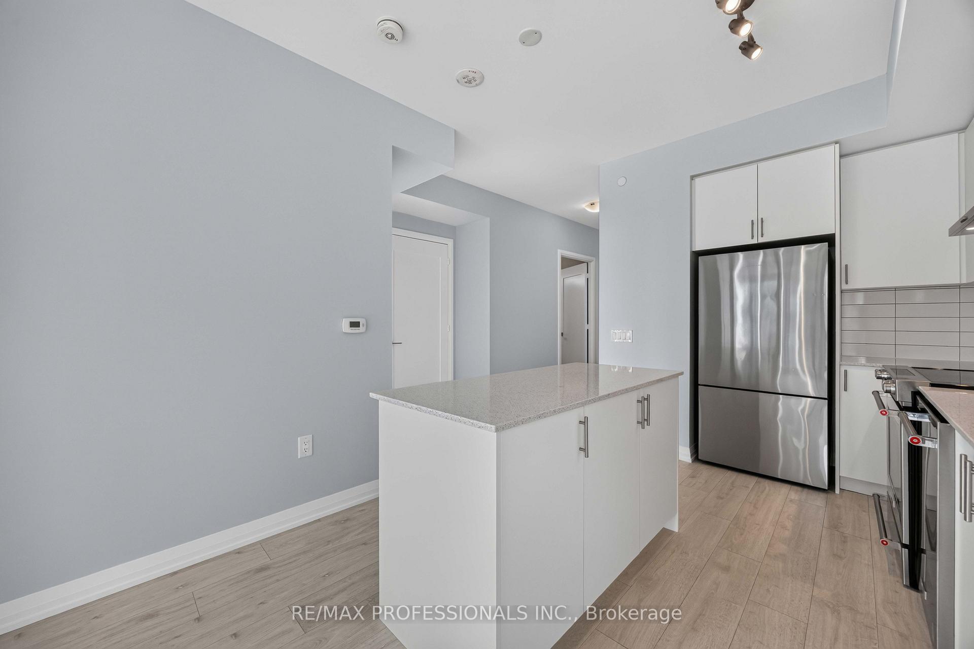Photo 13 of Unit 522, 9000 Jane Street, Vaughan, Concord — HOMEH