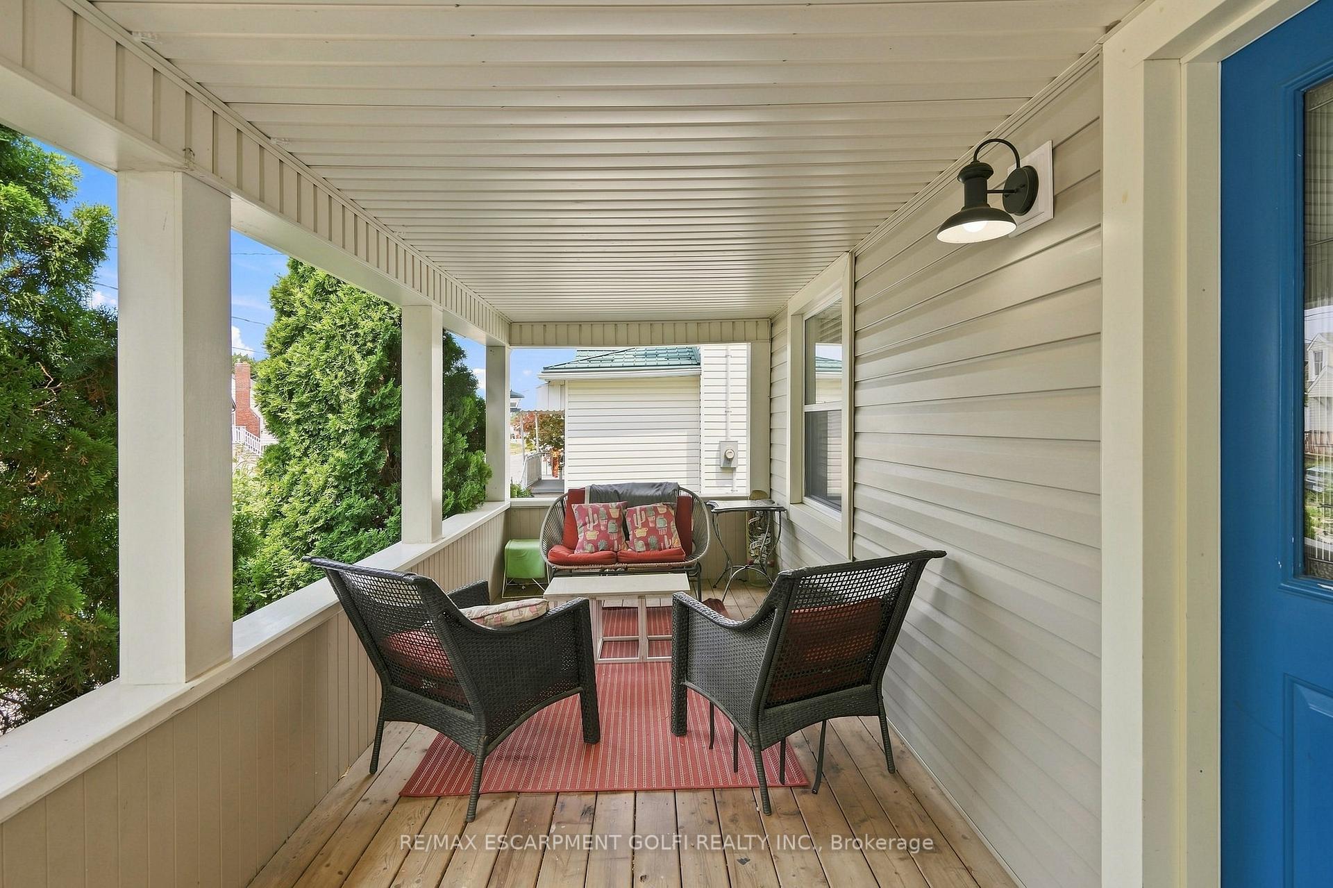 Photo 2 of 4313 Central Avenue, Lincoln, Beamsville — HOMEH