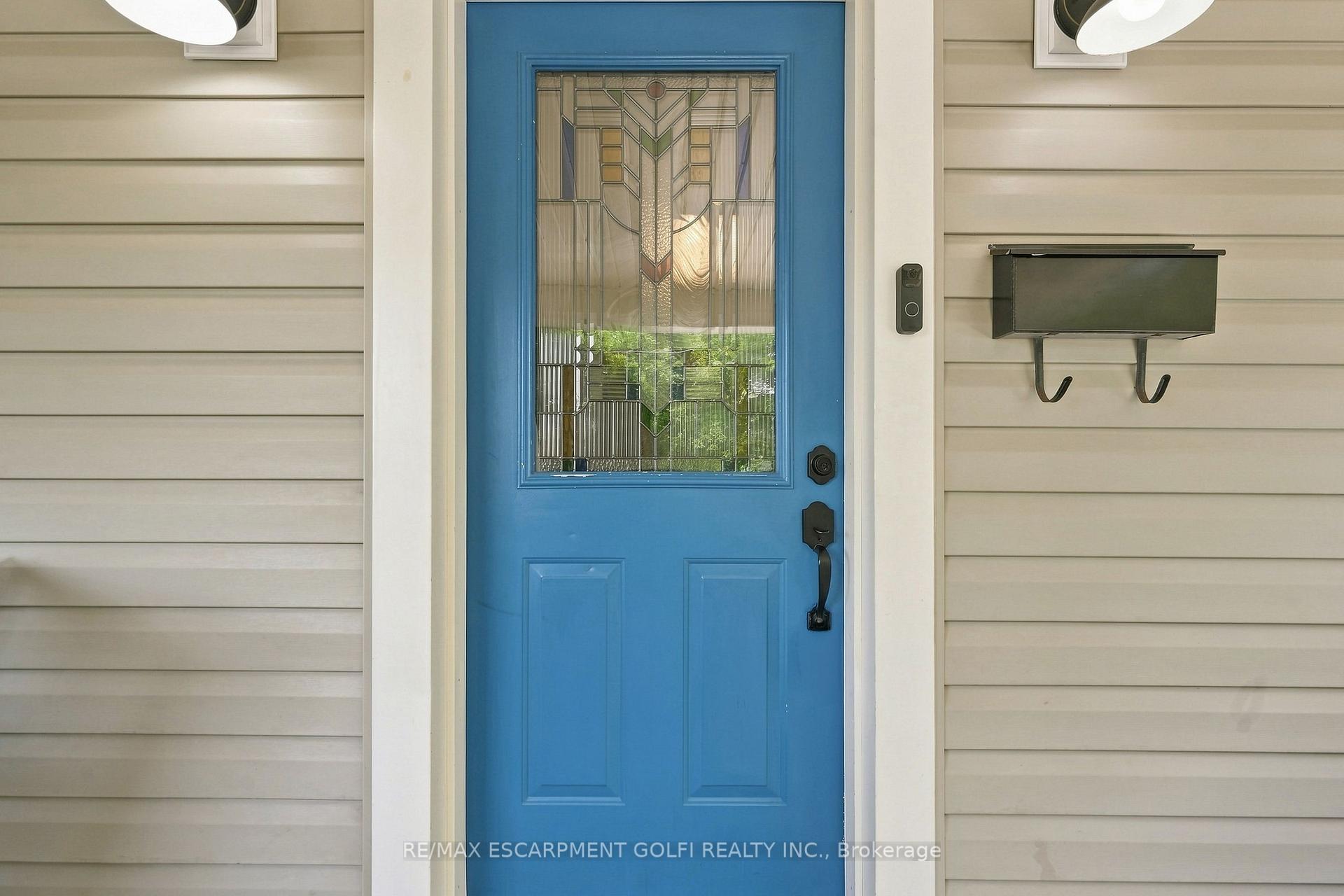 Photo 3 of 4313 Central Avenue, Lincoln, Beamsville — HOMEH