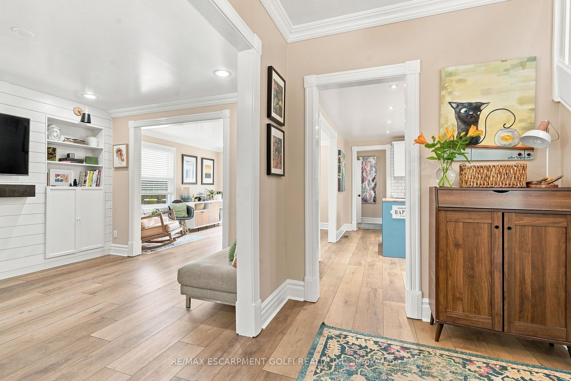 Photo 5 of 4313 Central Avenue, Lincoln, Beamsville — HOMEH