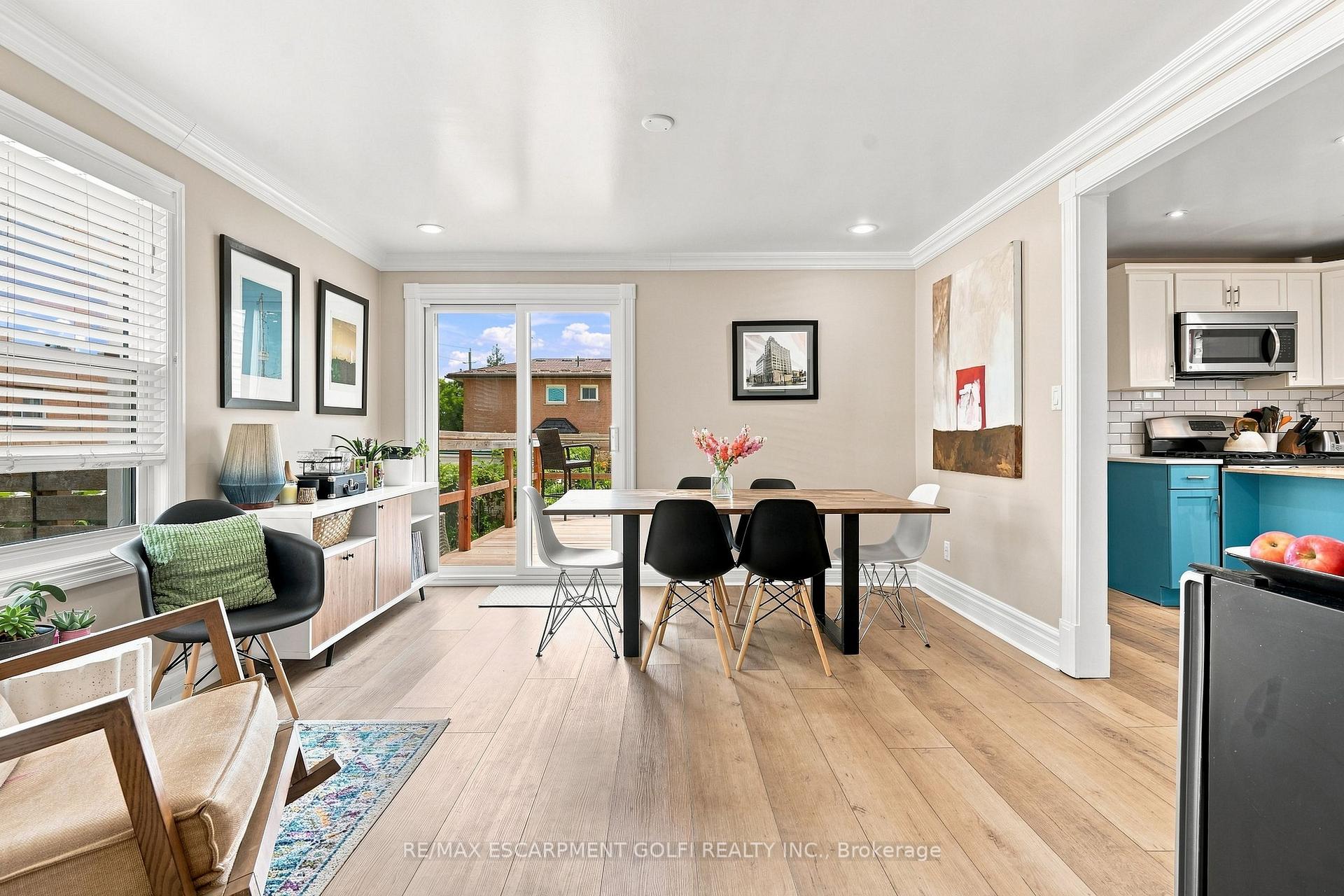 Photo 10 of 4313 Central Avenue, Lincoln, Beamsville — HOMEH
