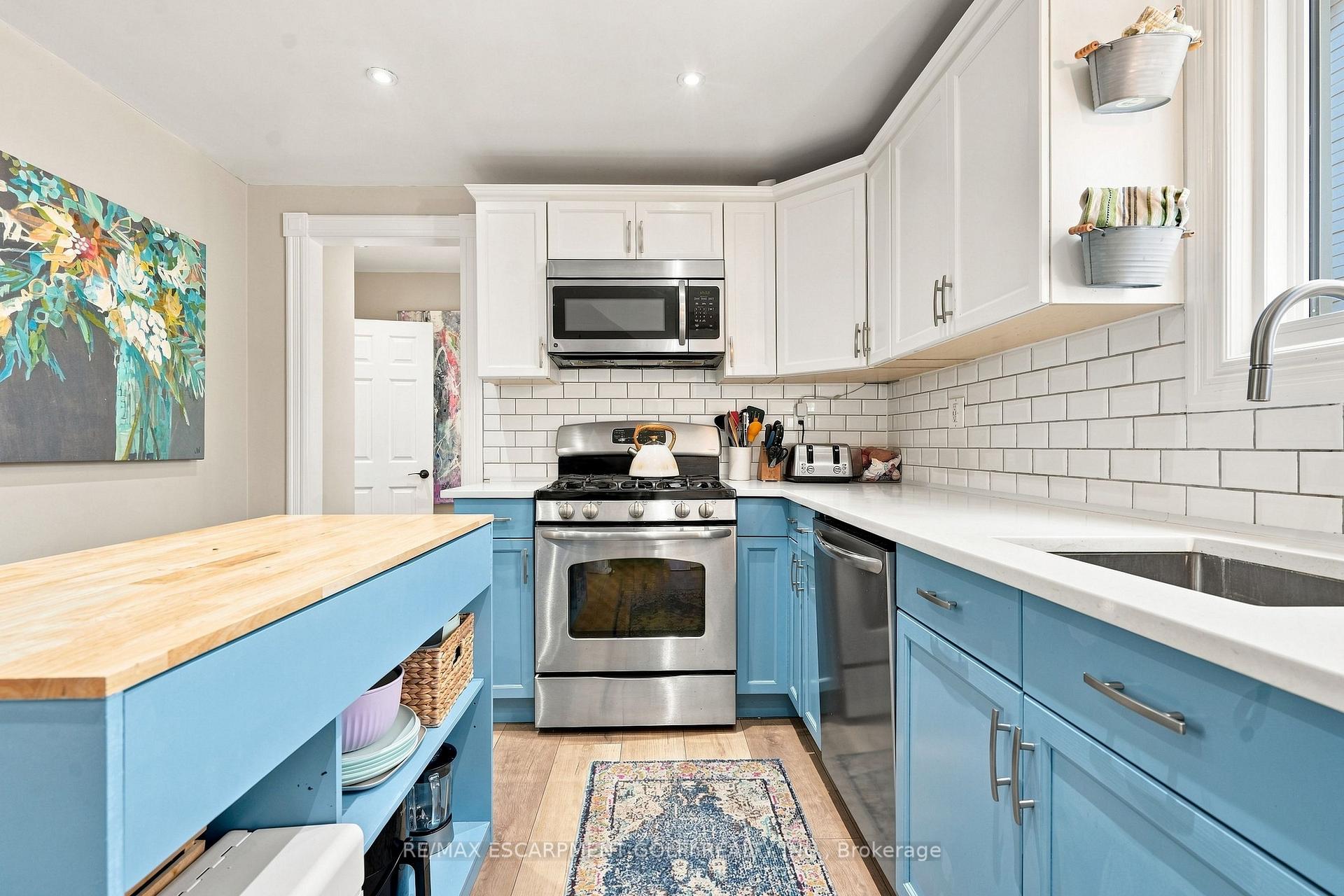 Photo 15 of 4313 Central Avenue, Lincoln, Beamsville — HOMEH