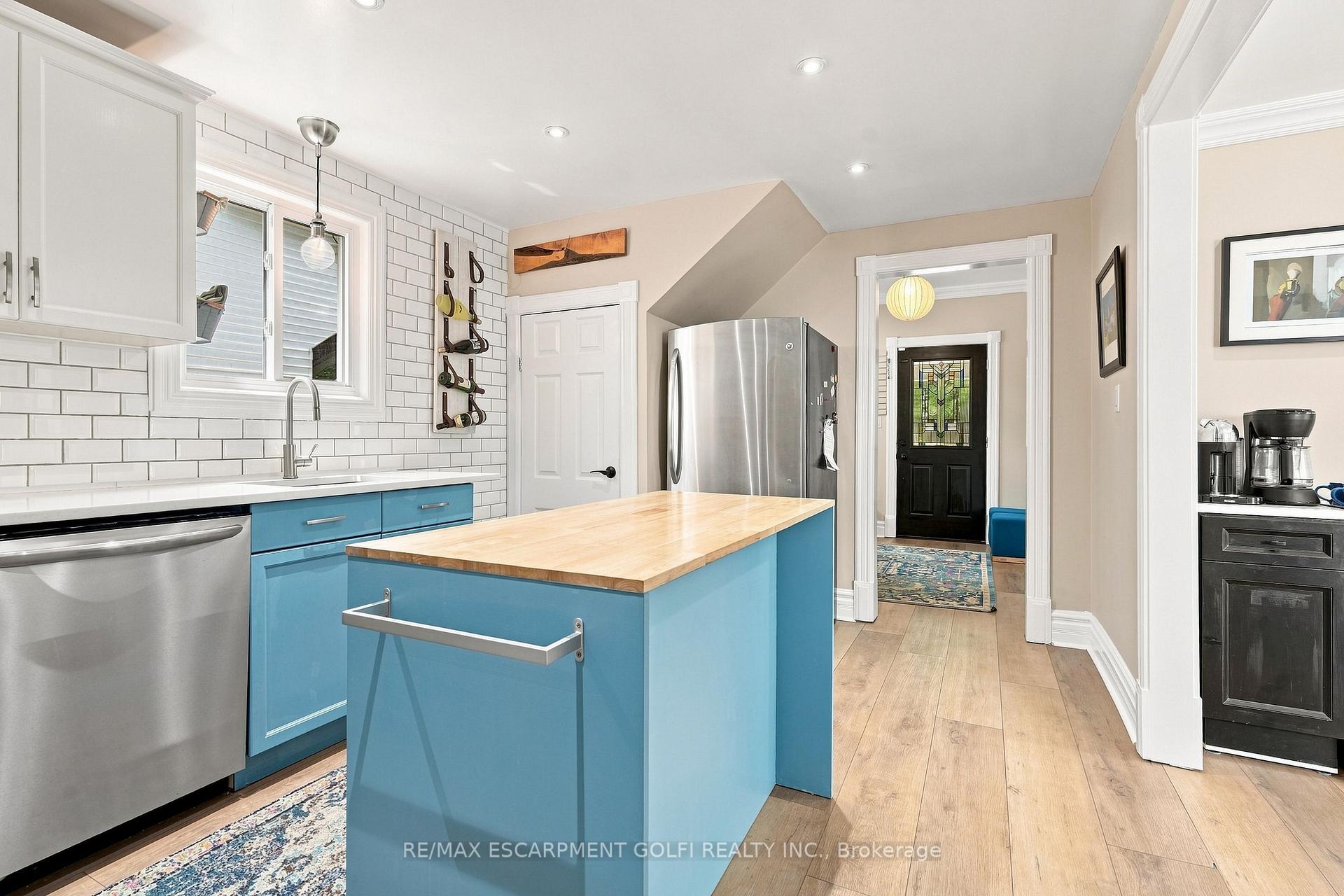 Photo 16 of 4313 Central Avenue, Lincoln, Beamsville — HOMEH