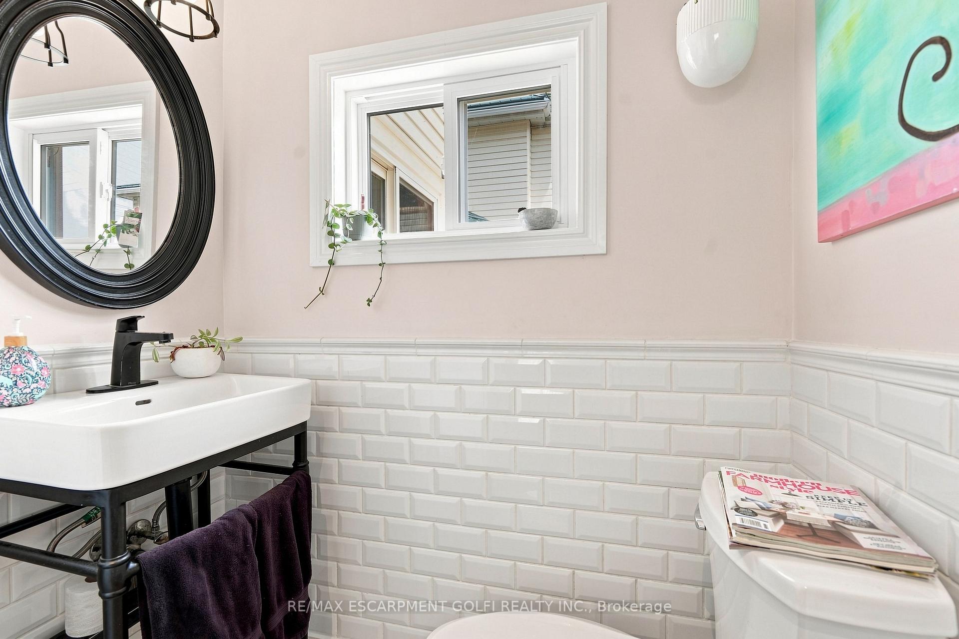 Photo 18 of 4313 Central Avenue, Lincoln, Beamsville — HOMEH