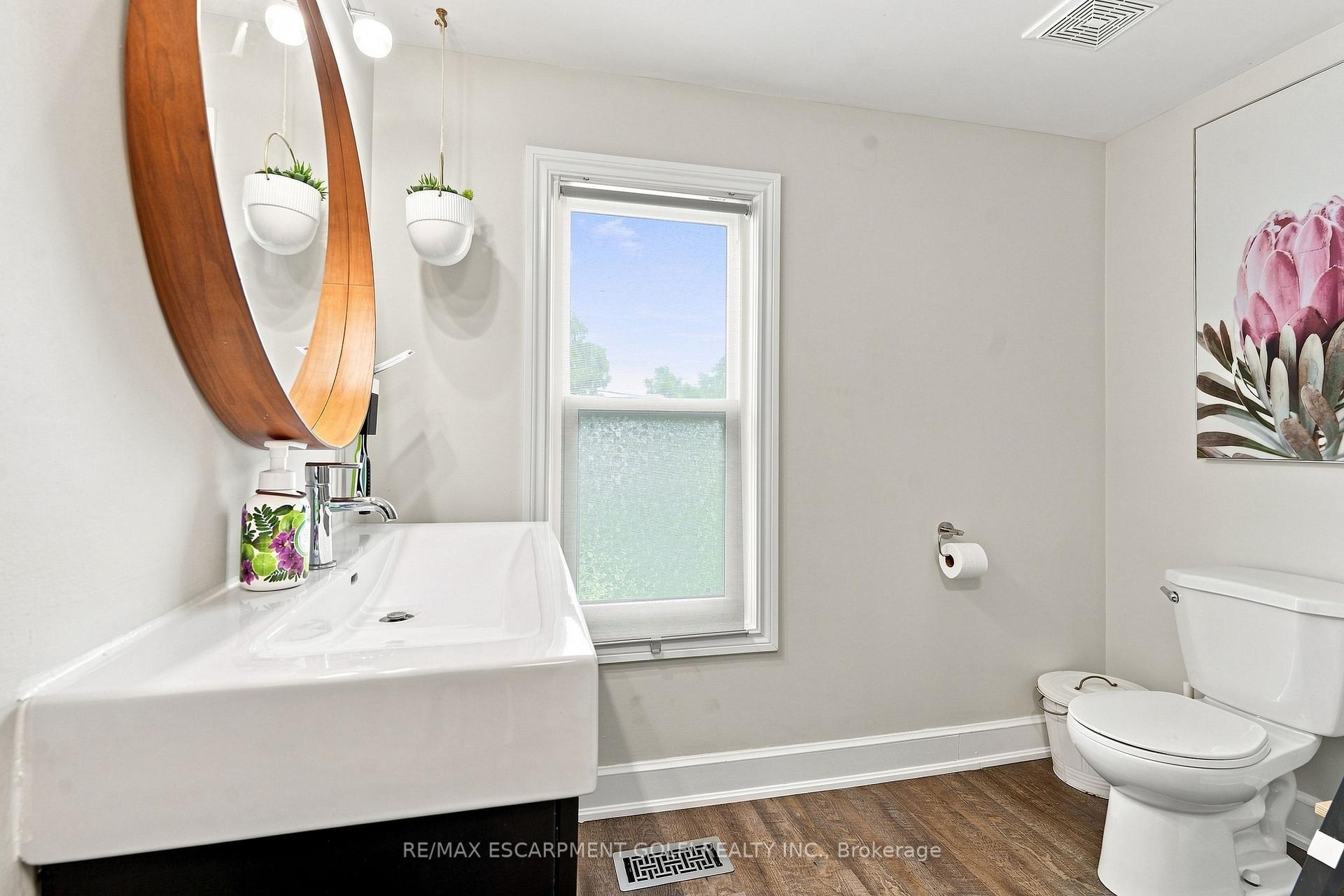 Photo 25 of 4313 Central Avenue, Lincoln, Beamsville — HOMEH