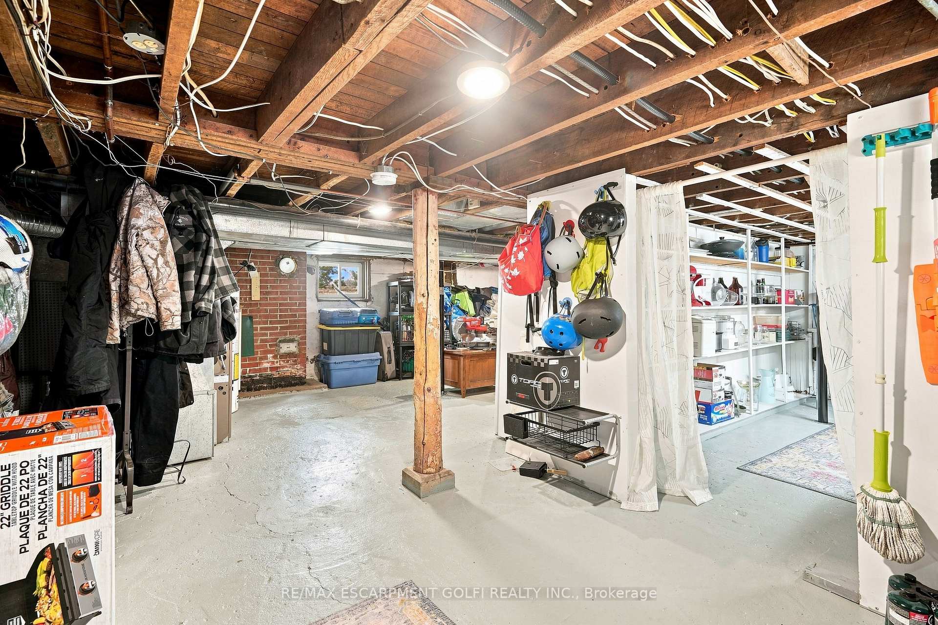 Photo 37 of 4313 Central Avenue, Lincoln, Beamsville — HOMEH