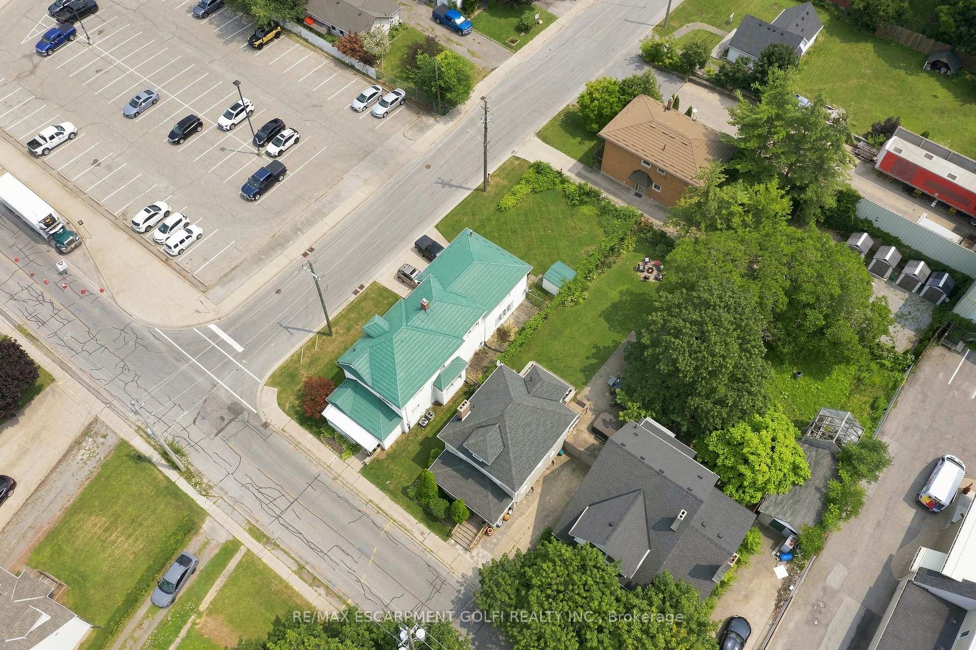 Photo 48 of 4313 Central Avenue, Lincoln, Beamsville — HOMEH